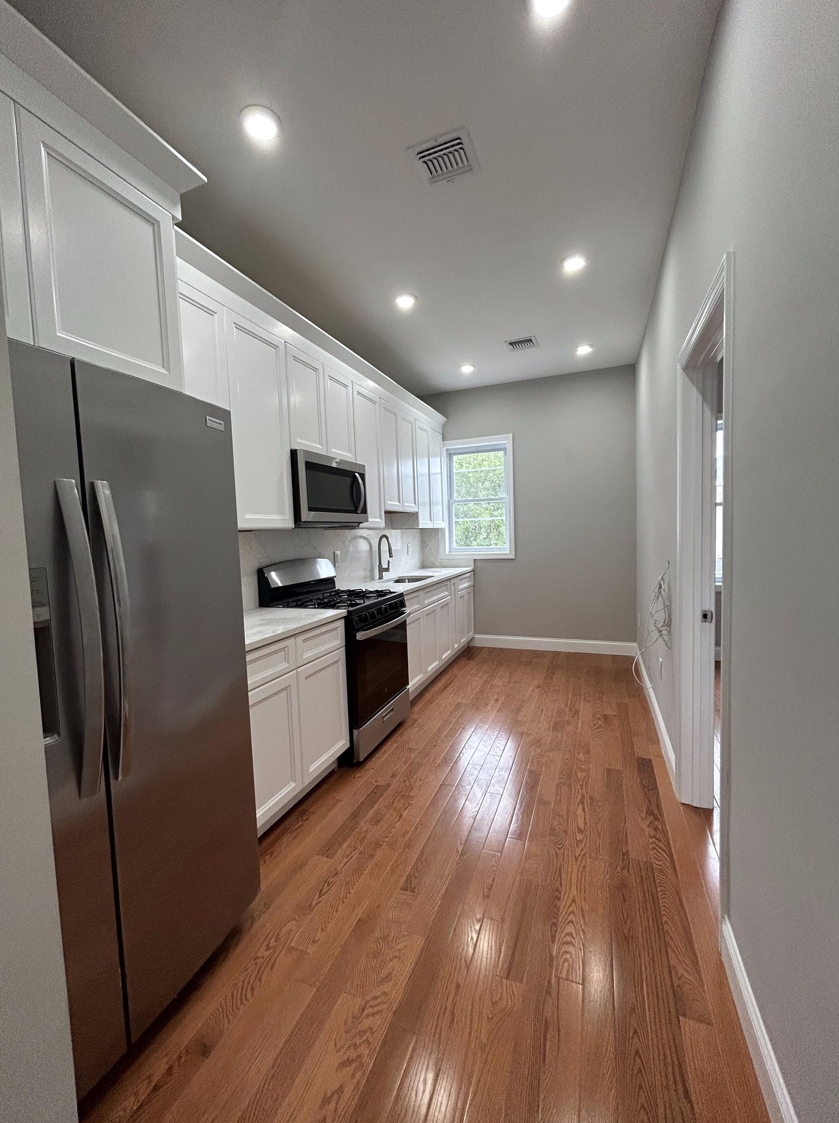 316 52nd St #unit 3, West New York, NJ 07093
