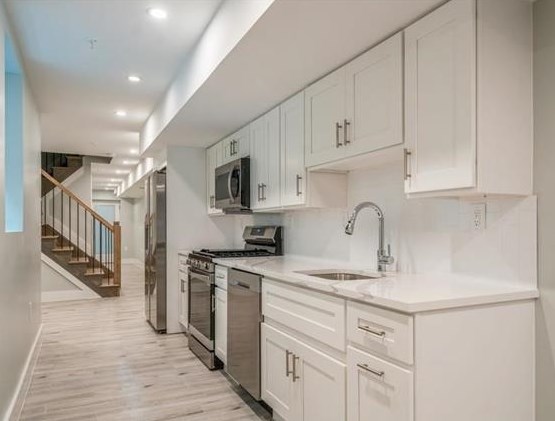 111 Collard St #1, Jersey City, NJ 07306