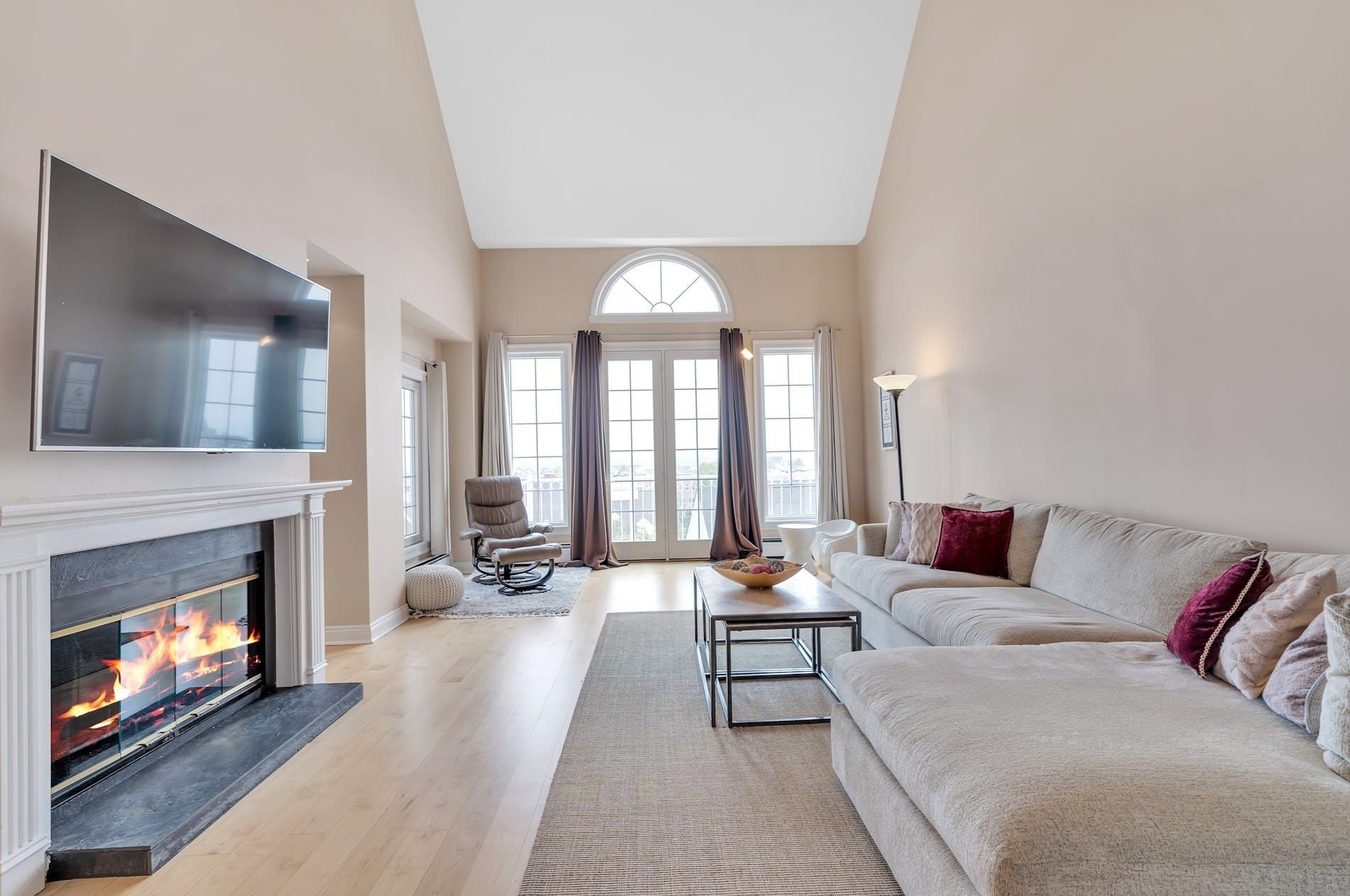 204 Shearwater Ct W #52, Jersey City, NJ 07305