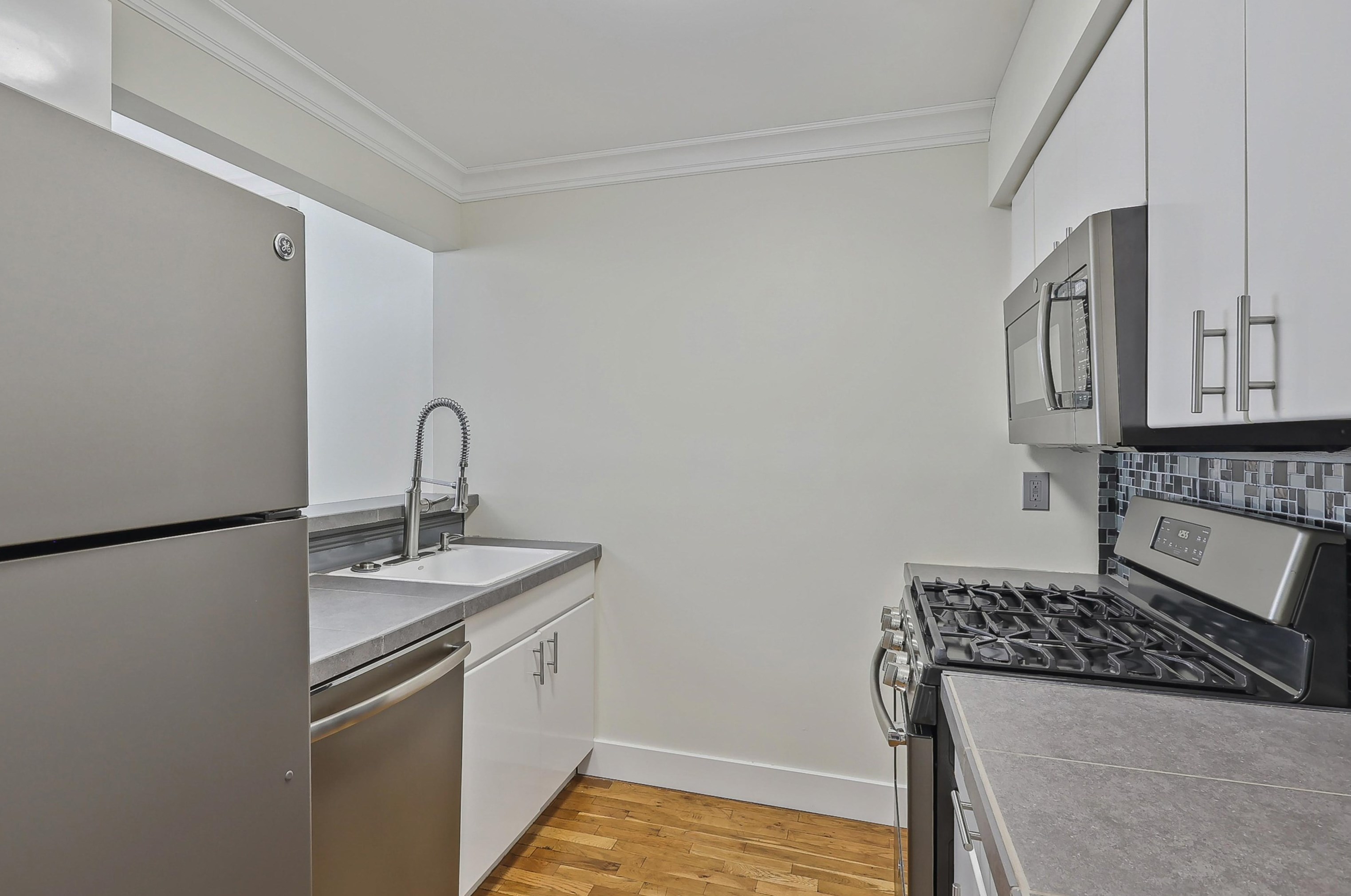 205 10th St #9r, Jersey City, NJ