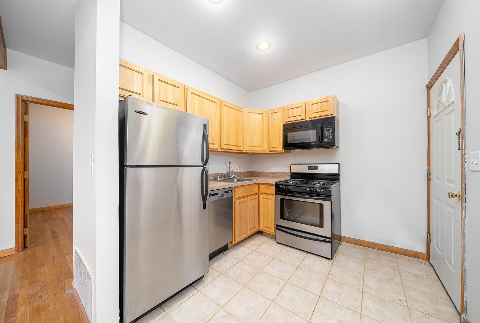 100 Central Ave #3, Jersey City, NJ 07307