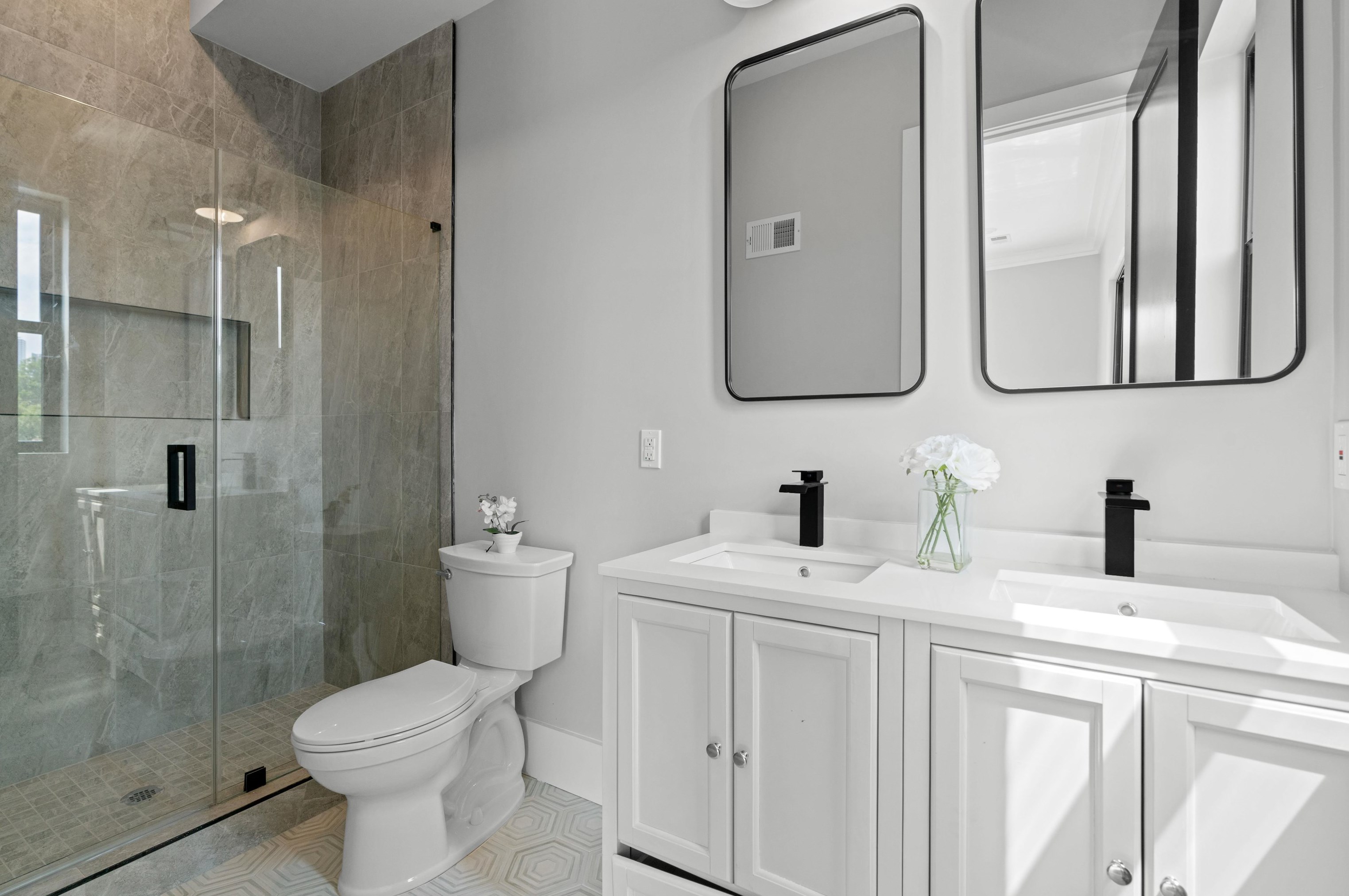 265 Griffith St, Jersey City, NJ 07307-3607