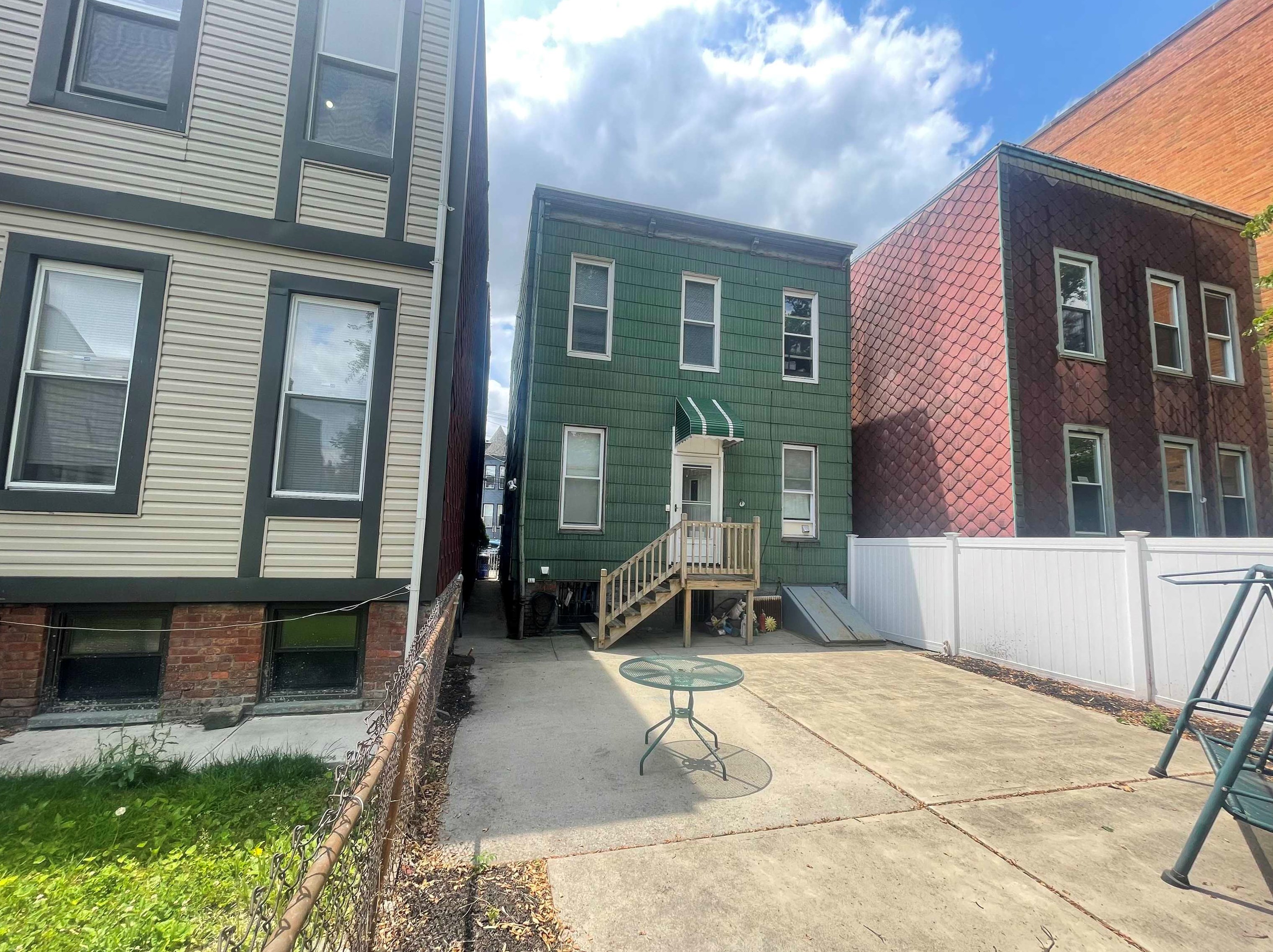 102 Ferry St, Jersey City, NJ 07307