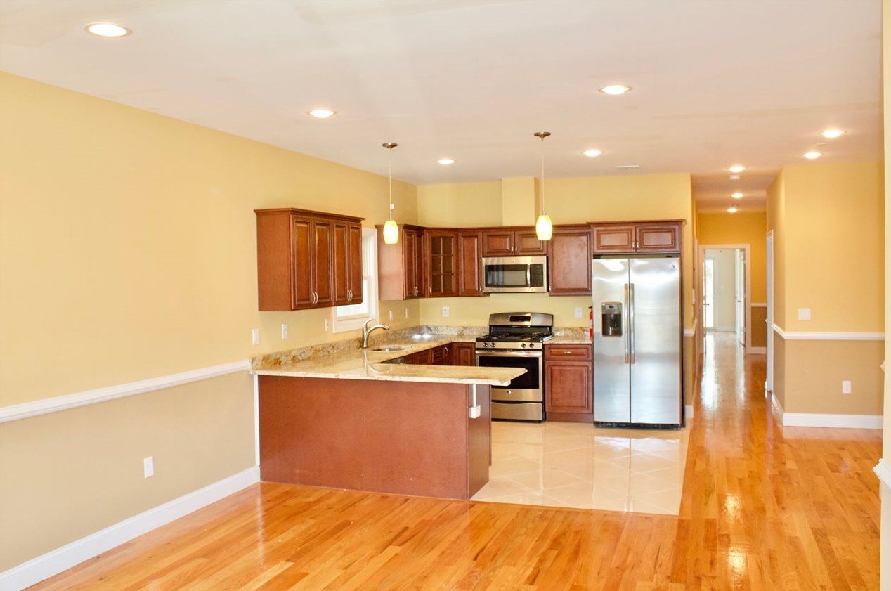 270 Seaview Ave #1, Jersey City, NJ 07305