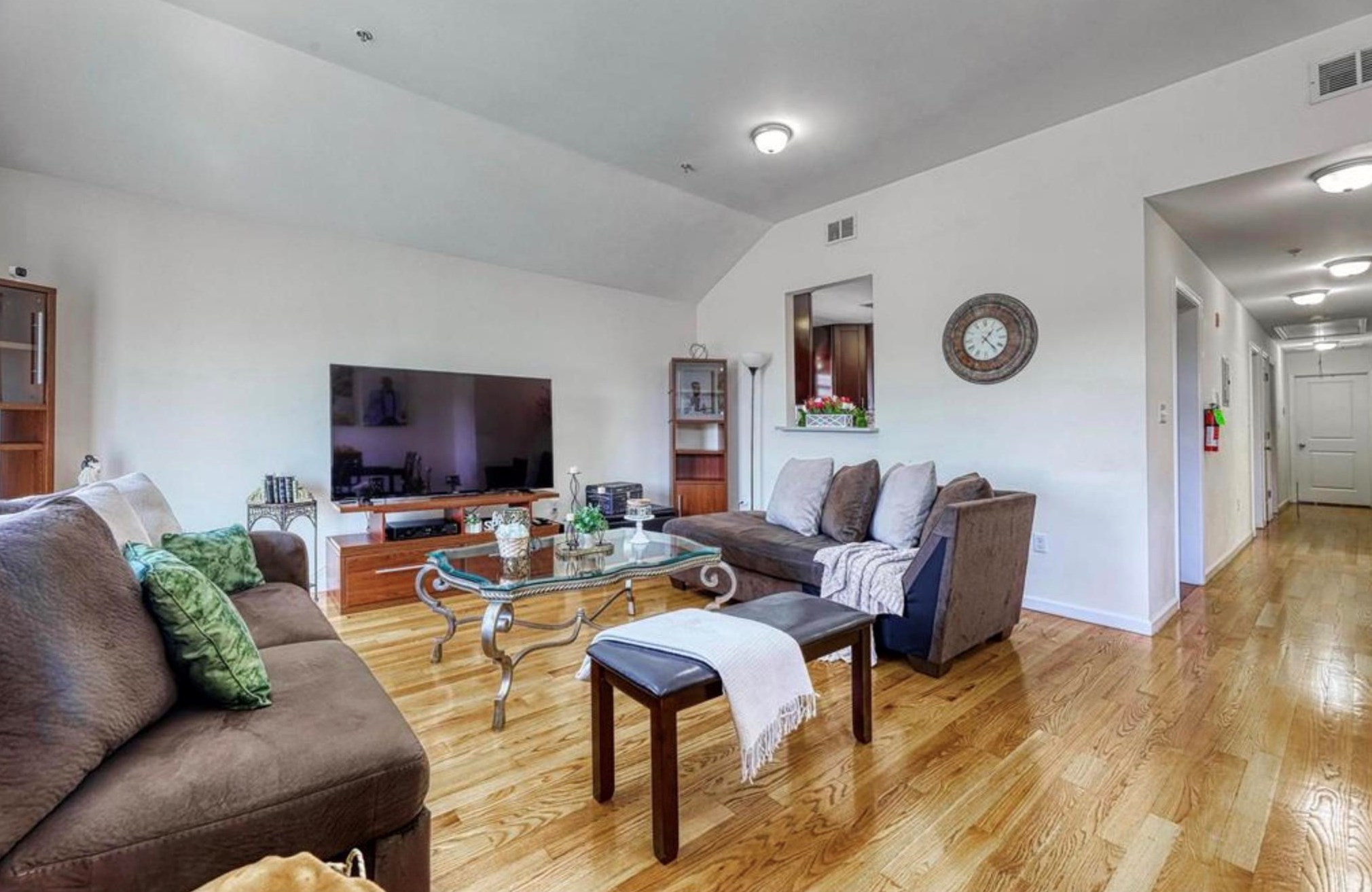 128 Gates Ave #d, Jersey City, NJ 07305