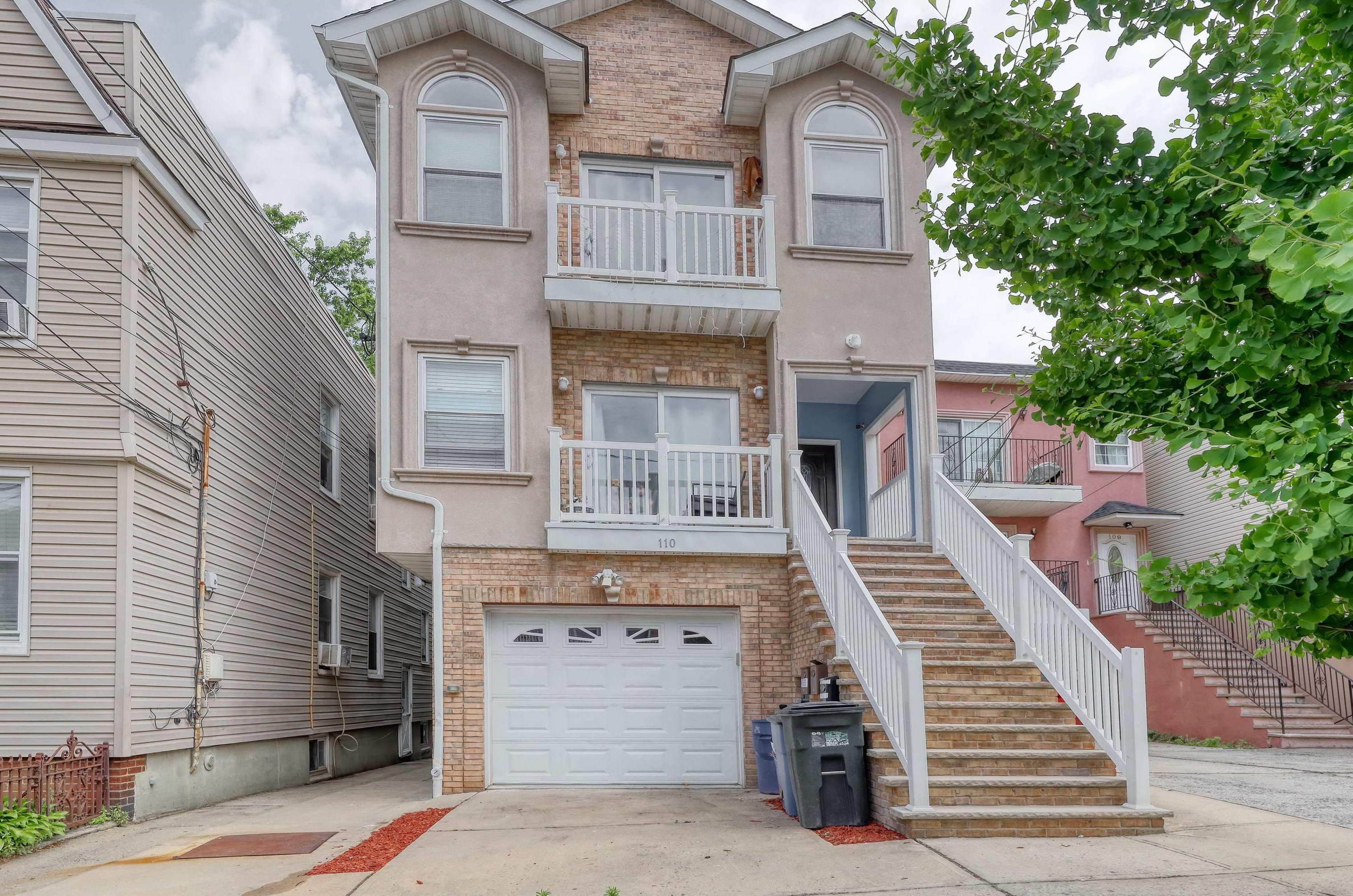 110 Leonard St, Jersey City, NJ 07307-3102