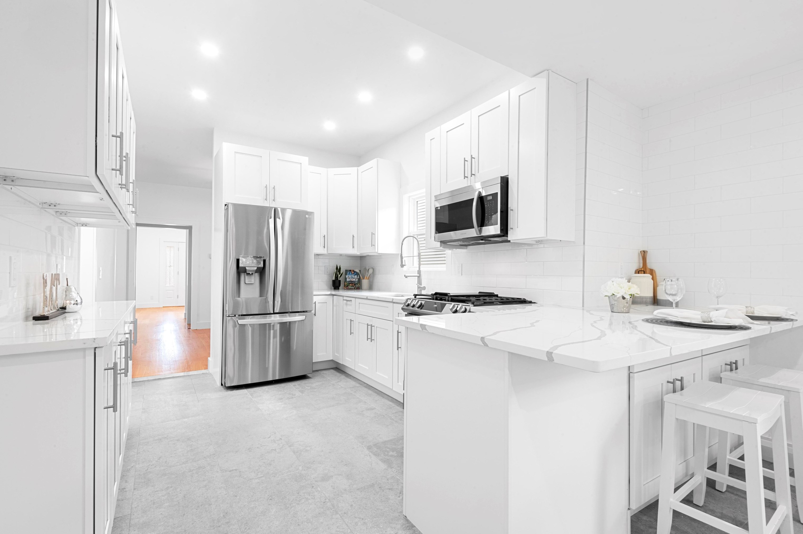 829 Kennedy Blvd, Bayonne, NJ 07002