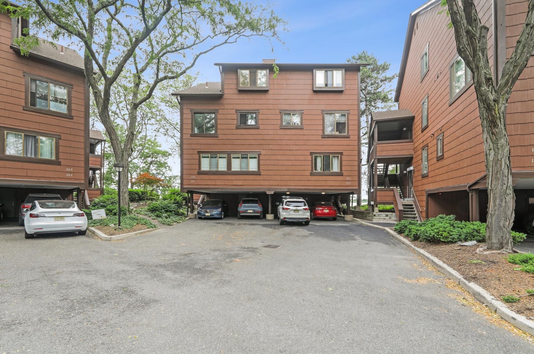 274 Sunset Key #274, Secaucus, NJ 07094