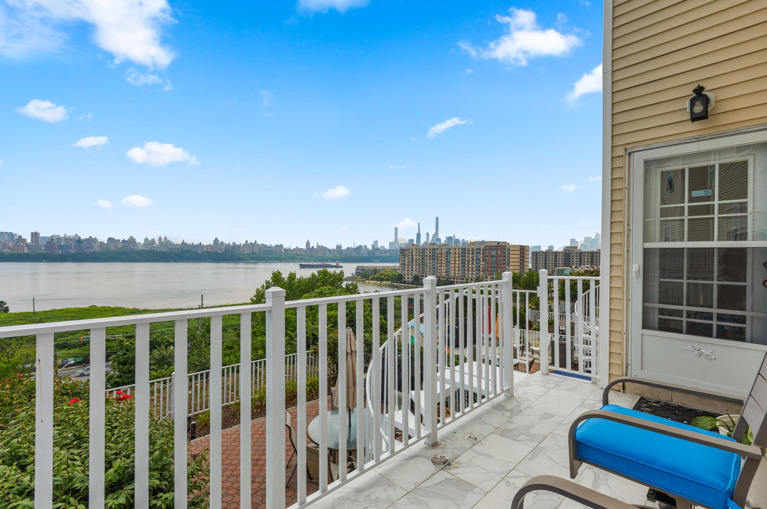 32 Bergen Ridge Rd, North Bergen, NJ 07047