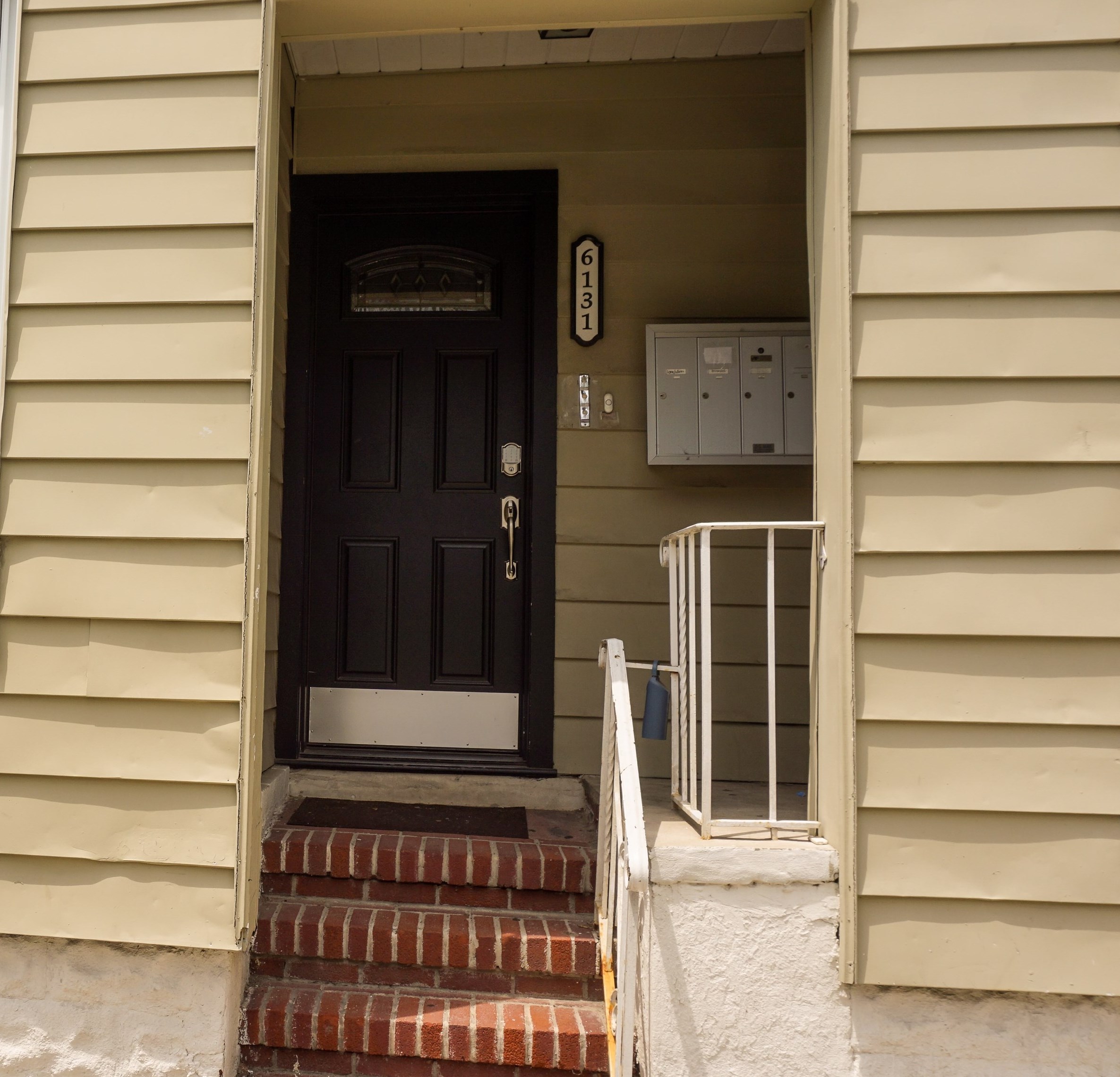 6131 Jefferson St, West New York, NJ 07093-1509
