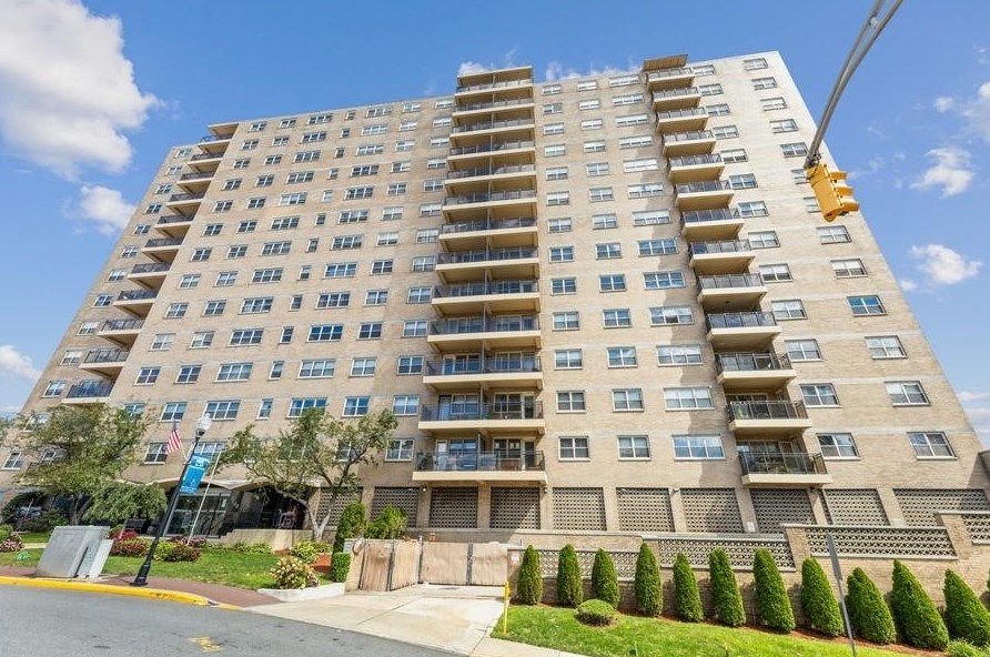 7100 Blvd E #11m, West New York, NJ 07093