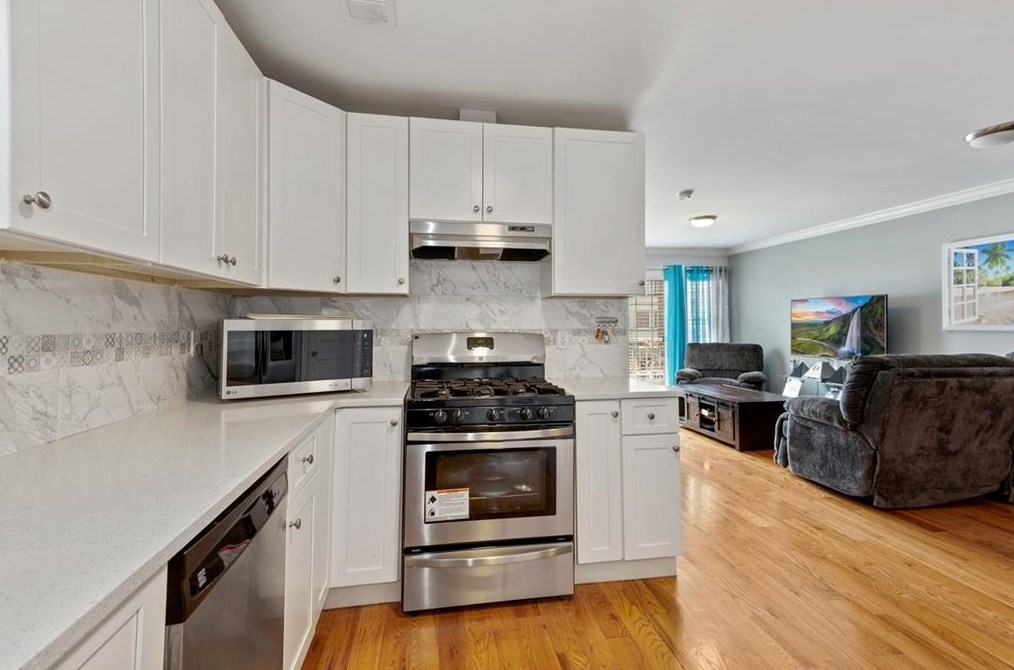 42 Pamrapo Ave #2, Jersey City, NJ 07305