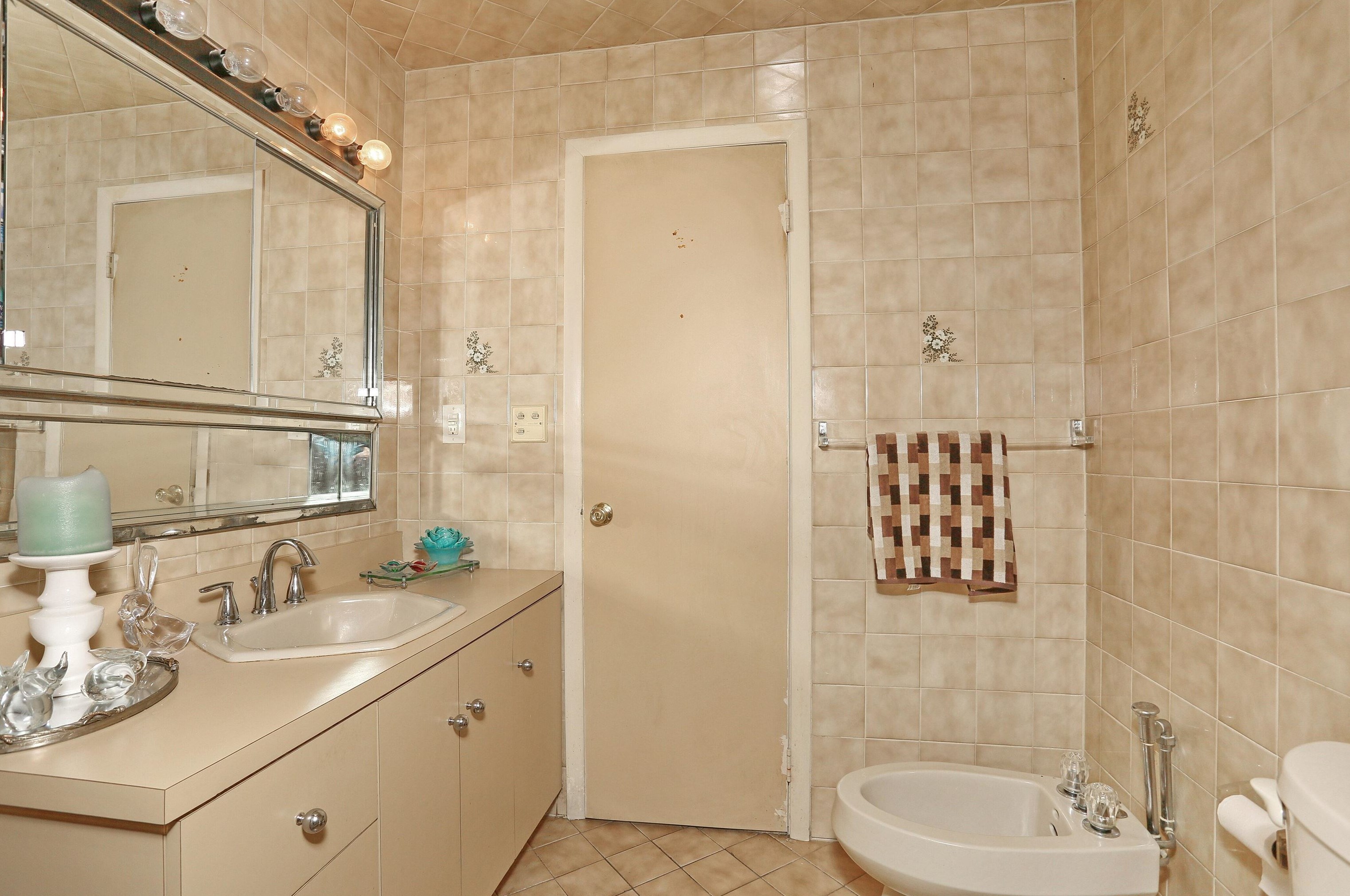 549 55th St, West New York NJ  07093-4627 exterior