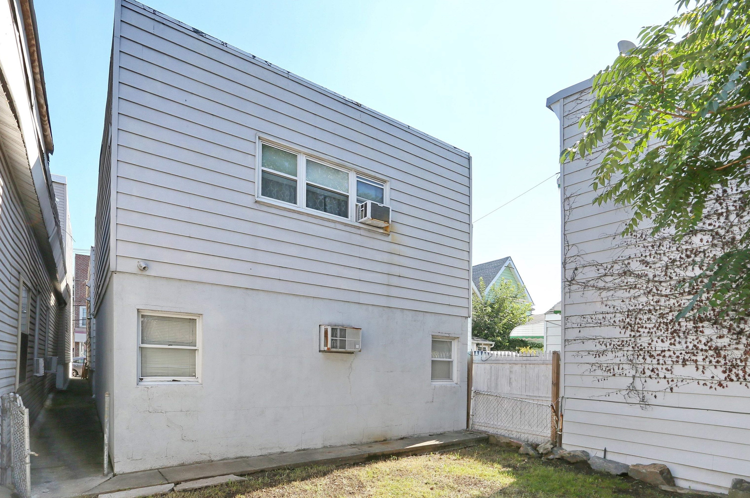 549 55th St, West New York NJ  07093-4627 exterior