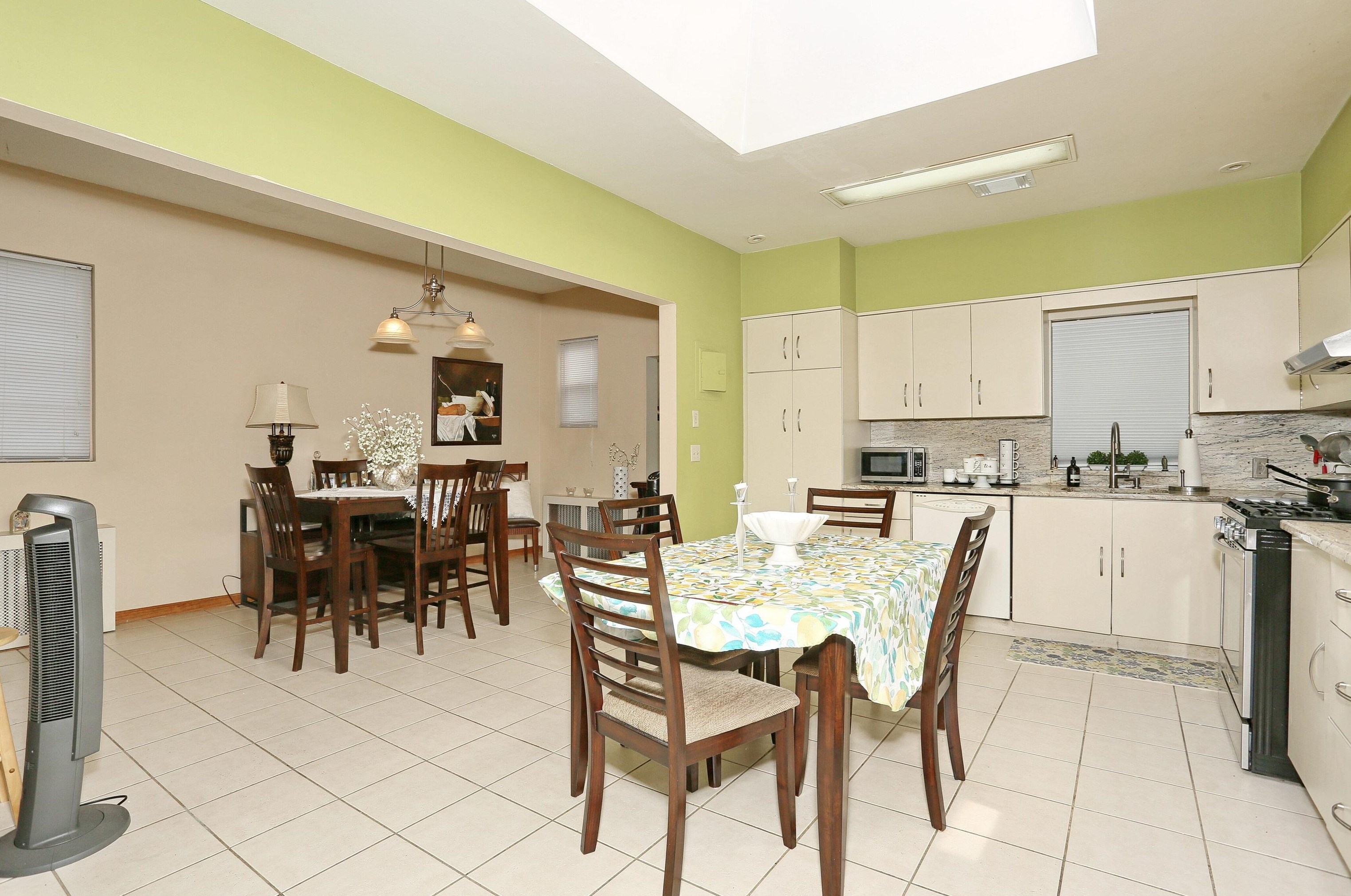 549 55th St, West New York NJ  07093-4627 exterior