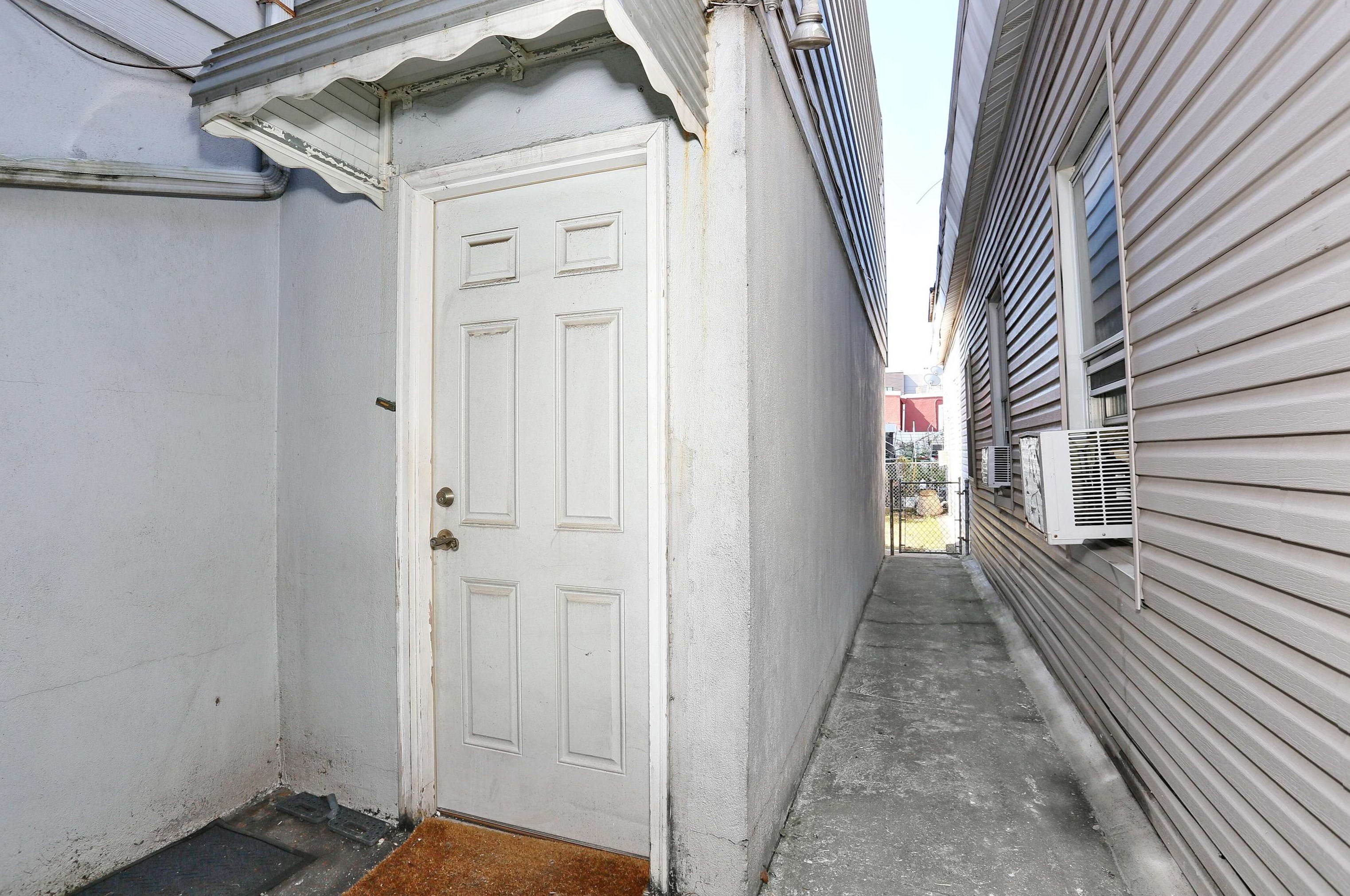 549 55th St, West New York NJ  07093-4627 exterior