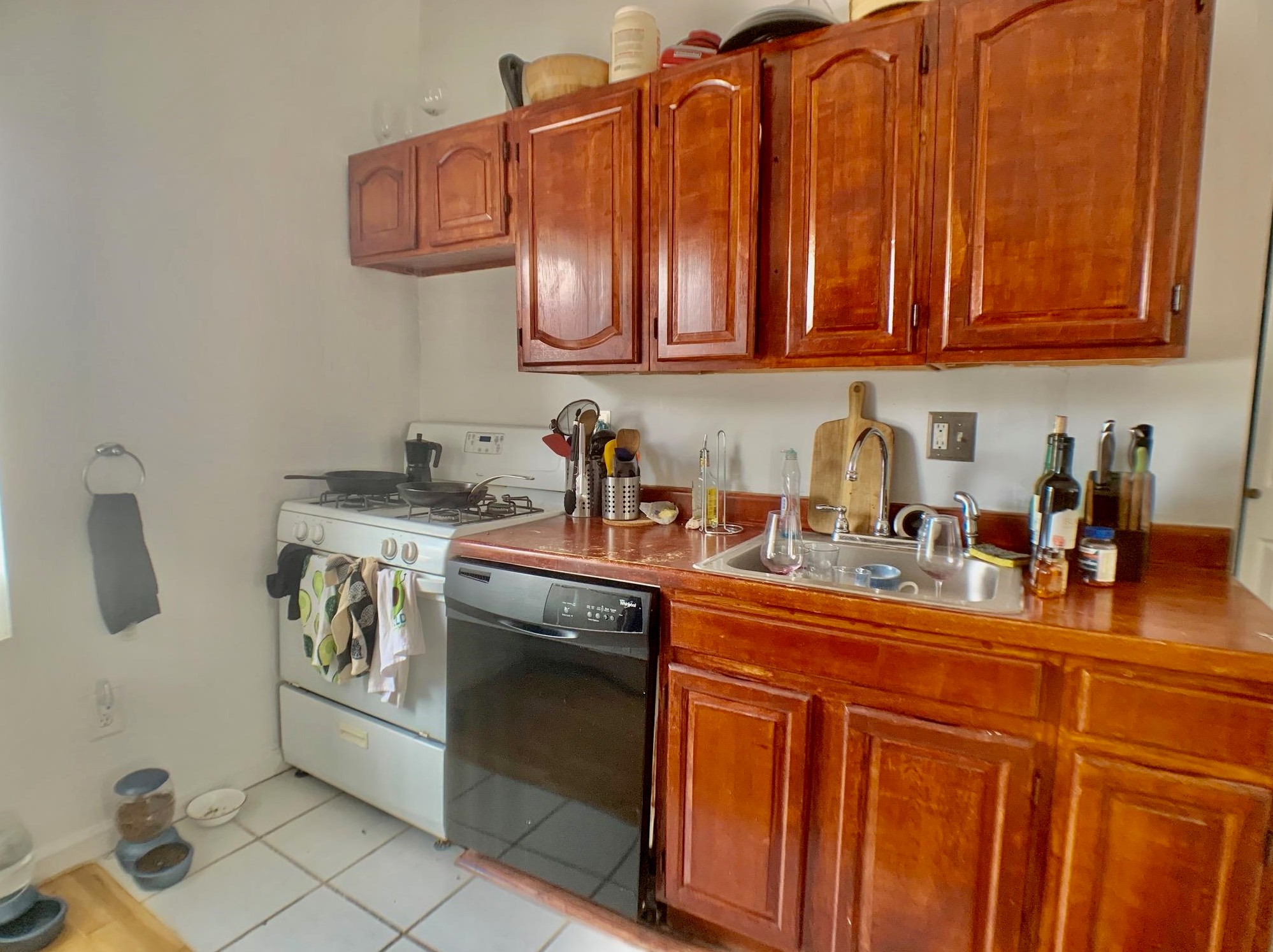206 4th St #4r, Jersey City, NJ 07302