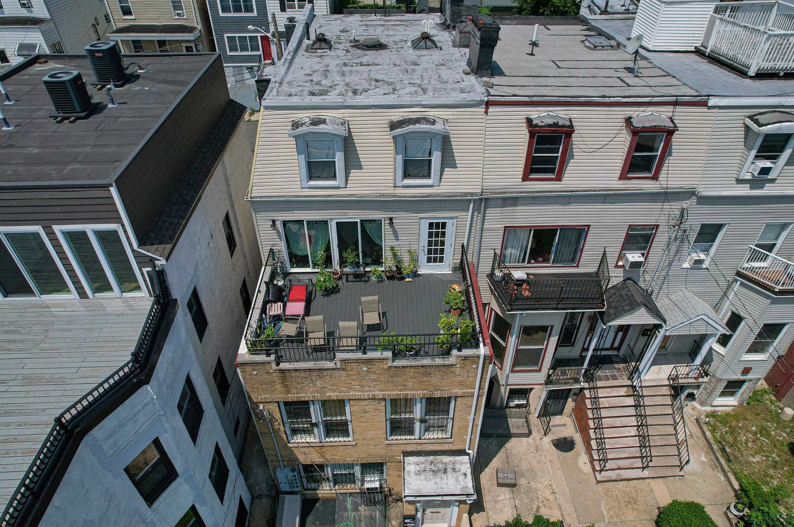 296 Paterson Plank Rd, Jersey City, NJ 07307-1032