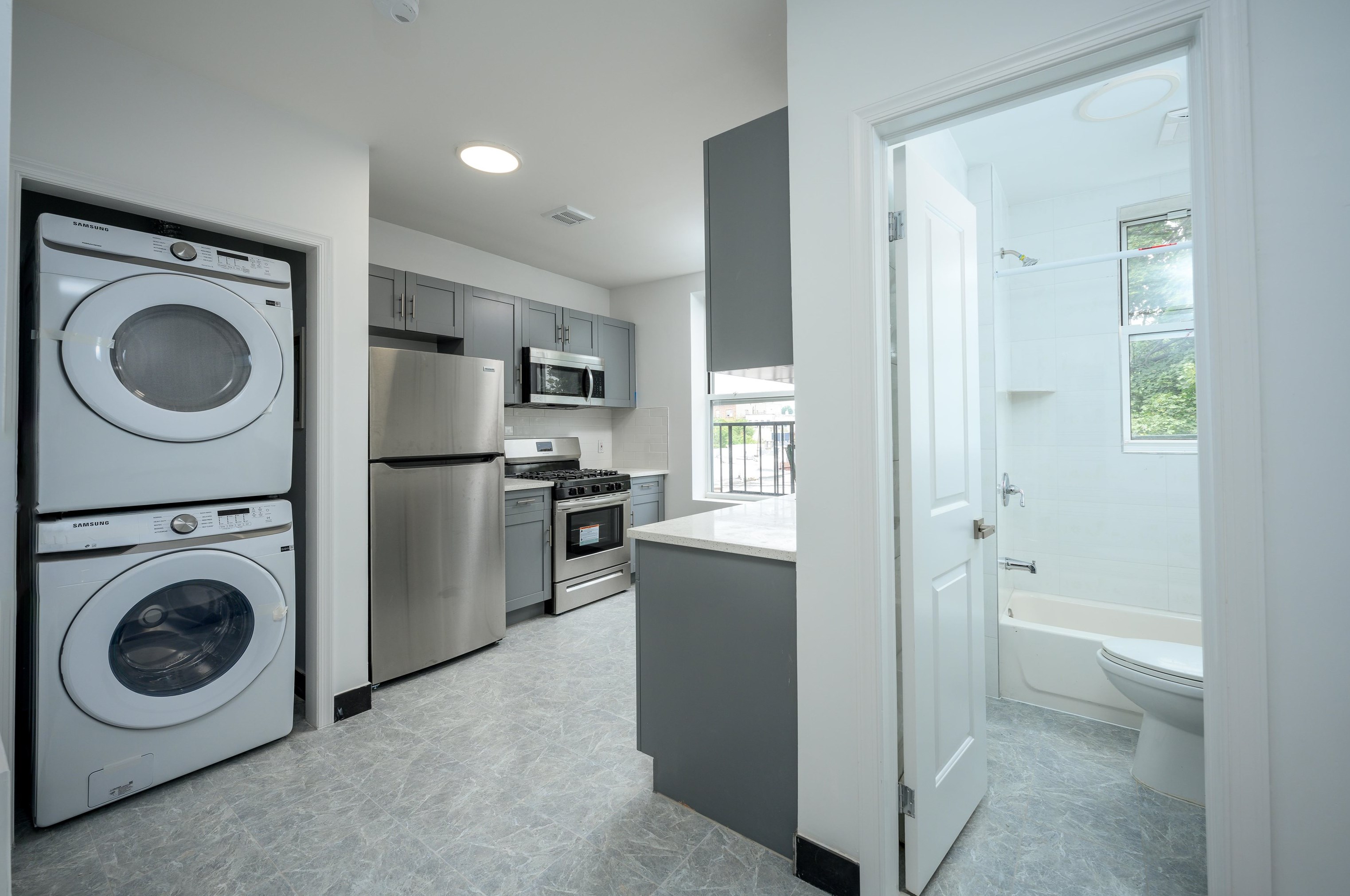 406 60th St #5, West New York, NJ 07093