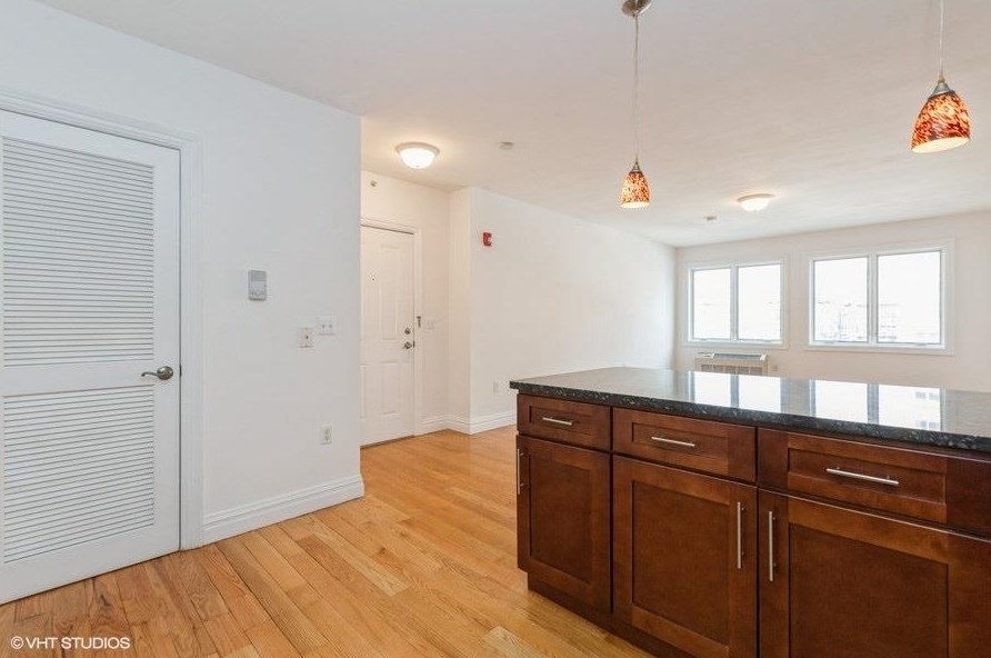 125 43rd St #601, Union City, NJ 07087