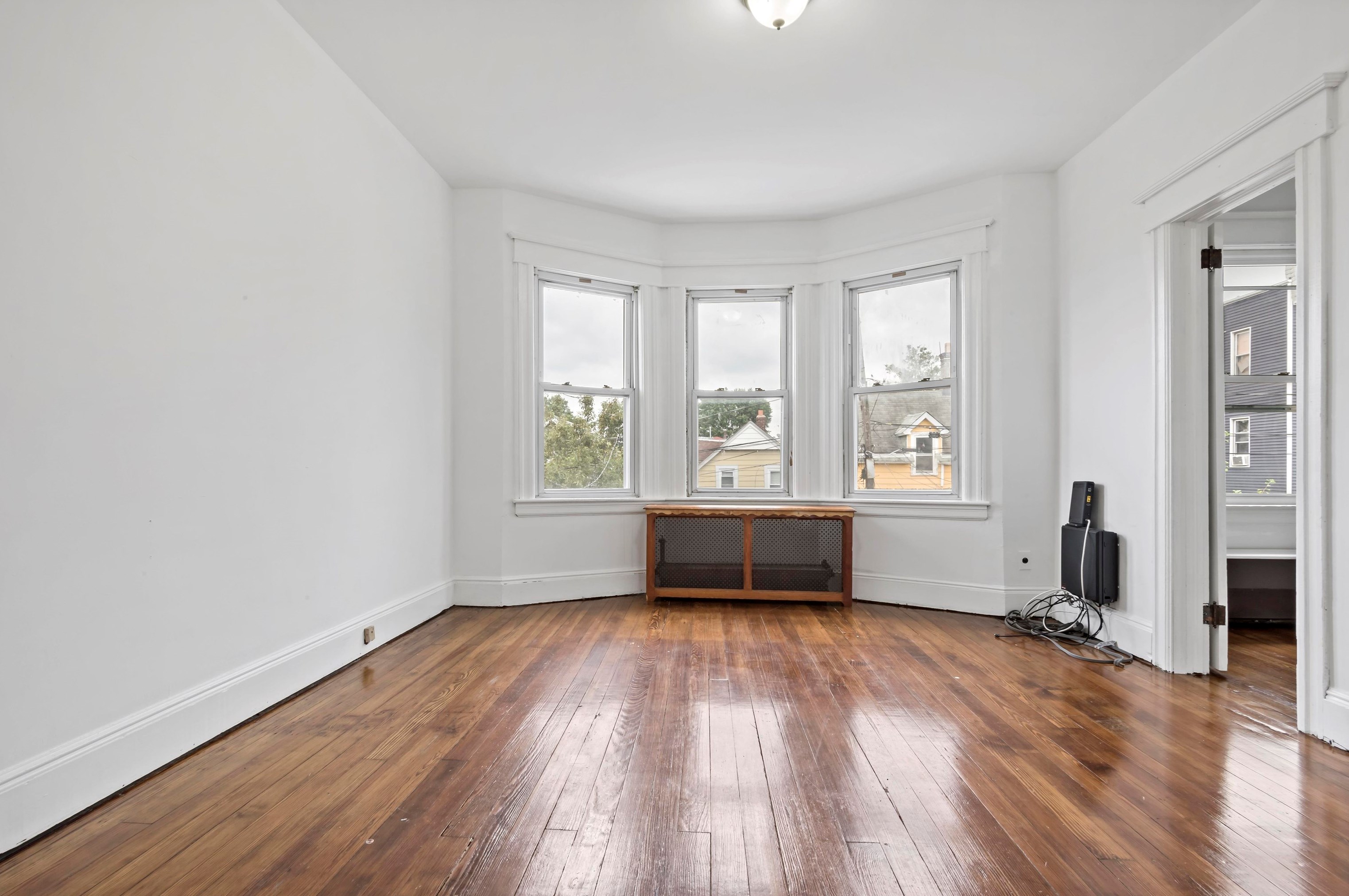 73 E 26th St, Bayonne, NJ 07002