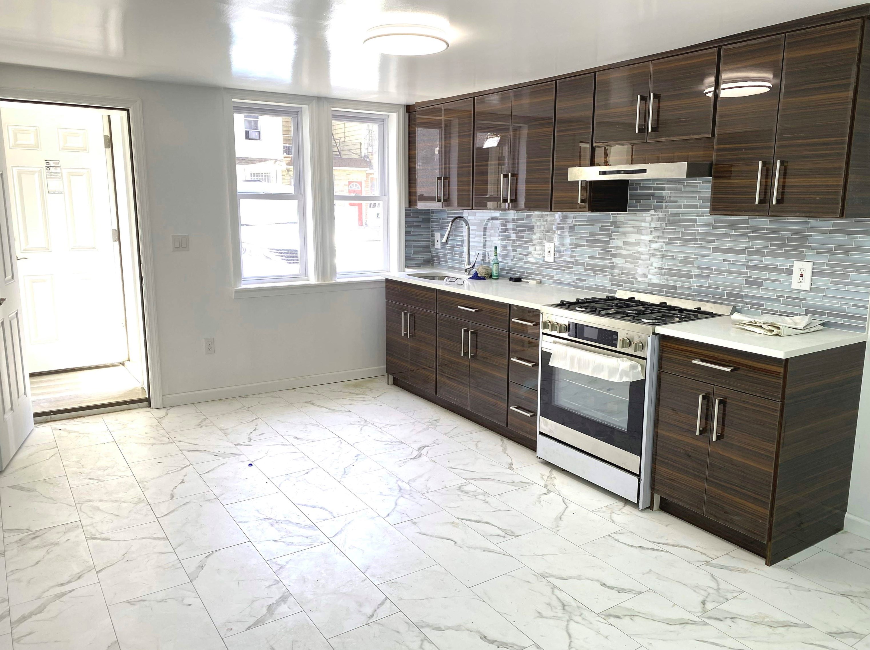 19 Wallis Ave #1, Jersey City, NJ 07306