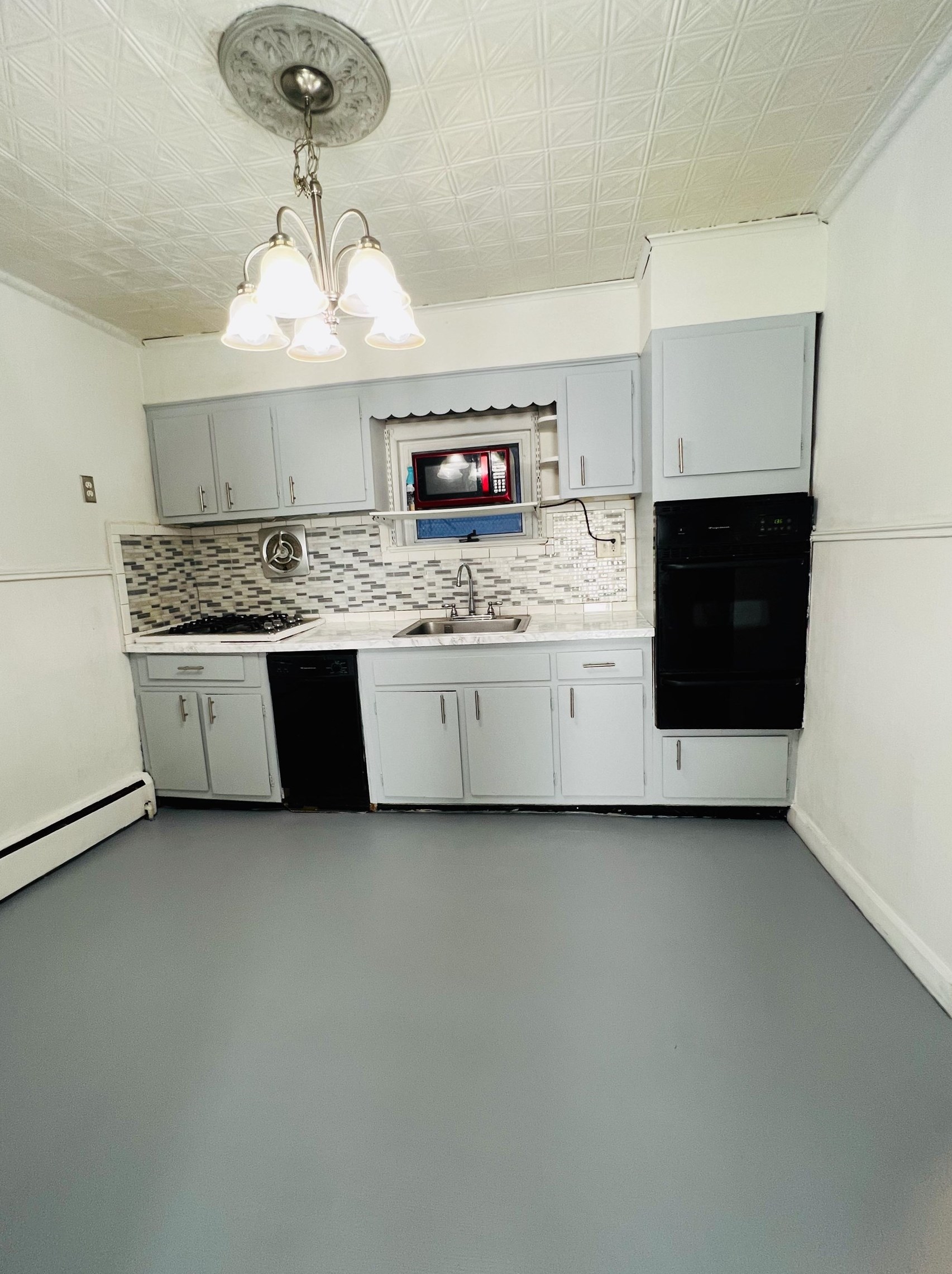 36 Leonard St, Jersey City, NJ 07307