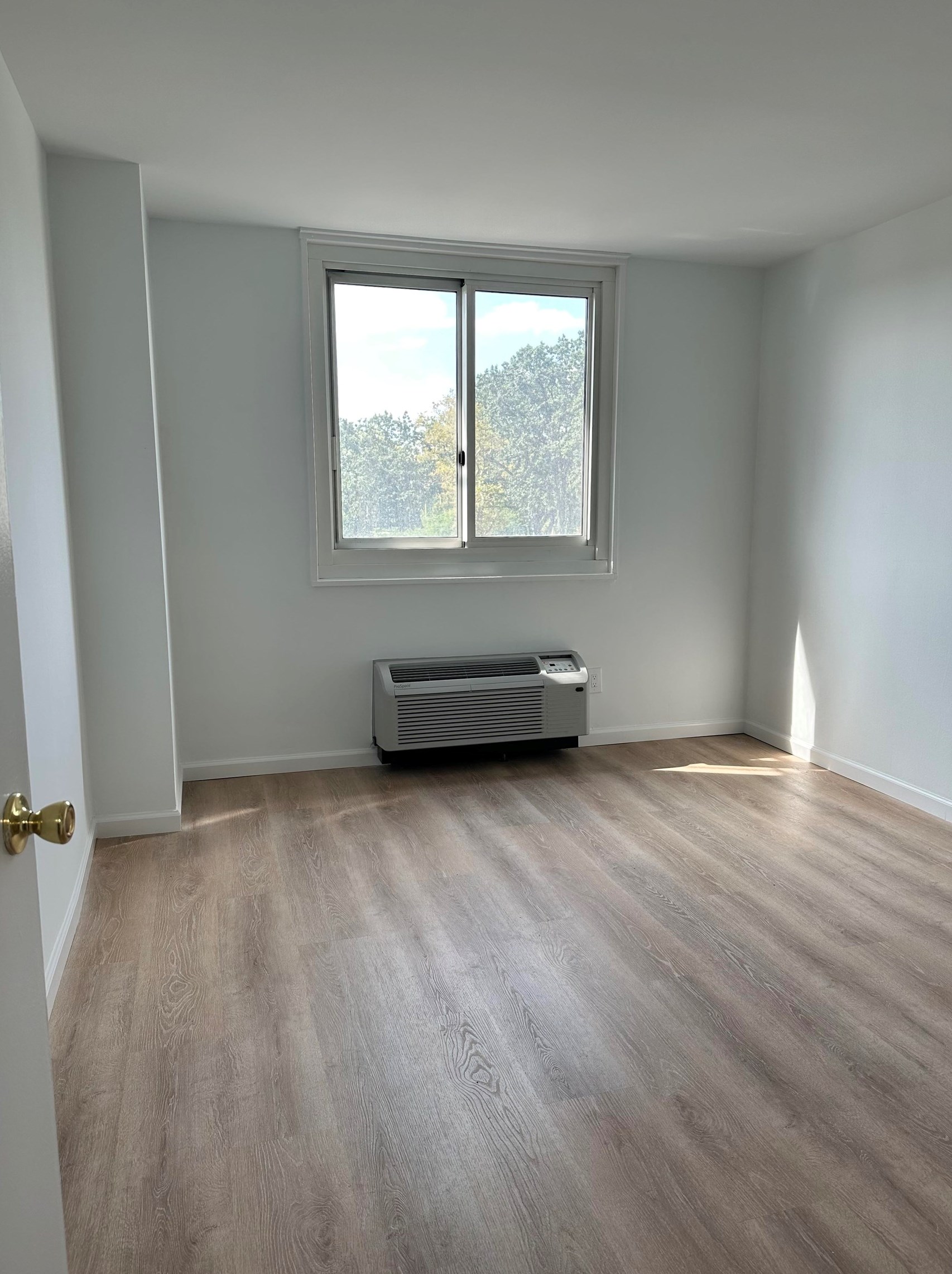 100 Manhattan Ave #601, Union City, NJ 07087