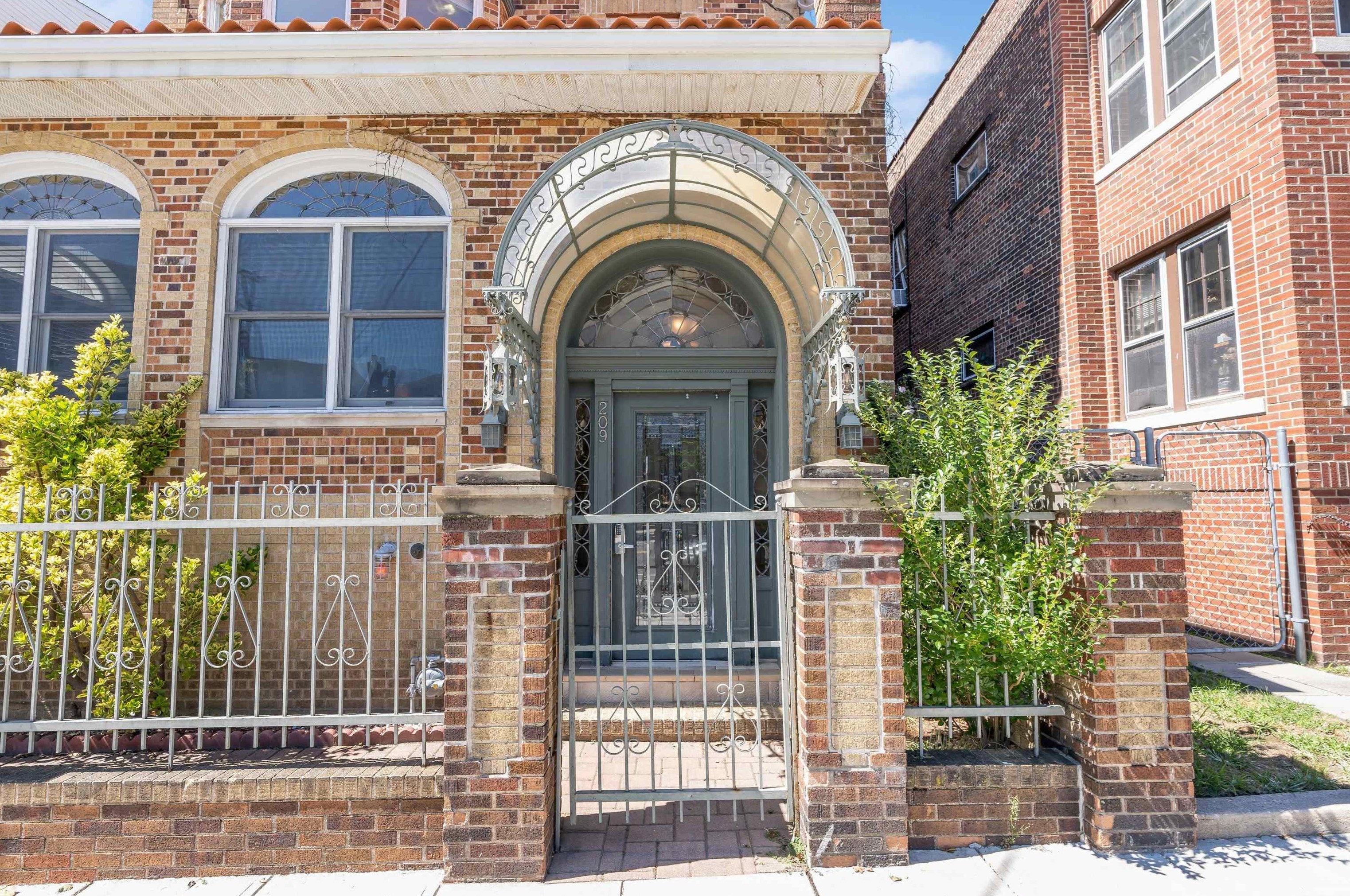 209 Palisade Ave #3, Union City, NJ 07087