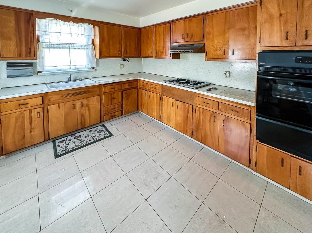 31 Leonard St, Jersey City NJ  07307-2525 exterior