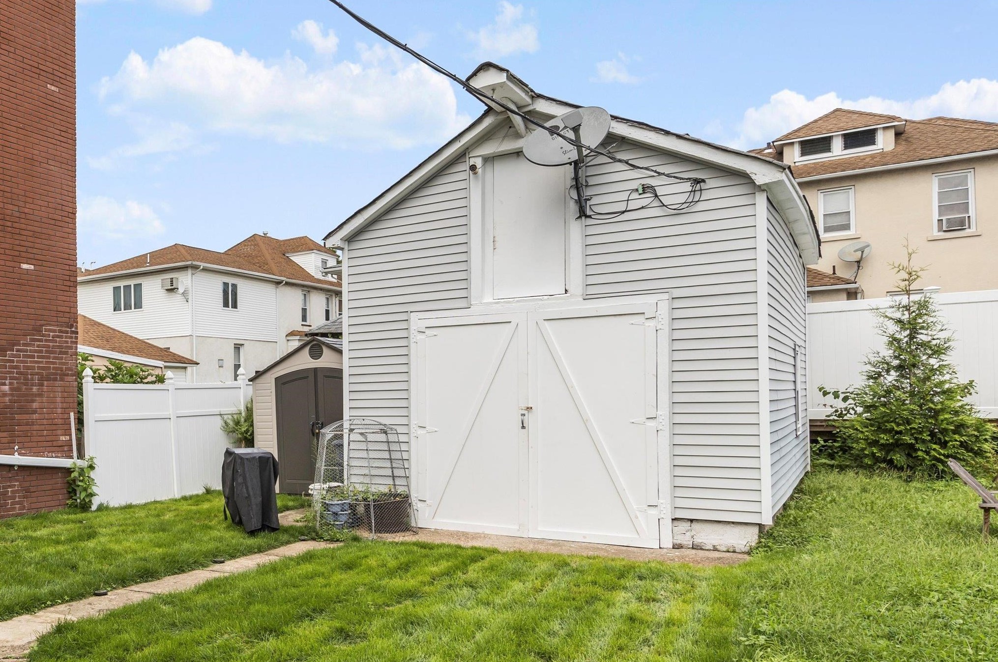 256 Maple St, Secaucus NJ 07094-3706 exterior