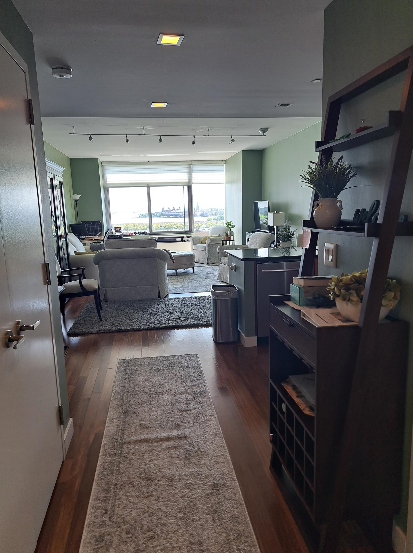 25 Hudson St #906, Jersey City, NJ 07302