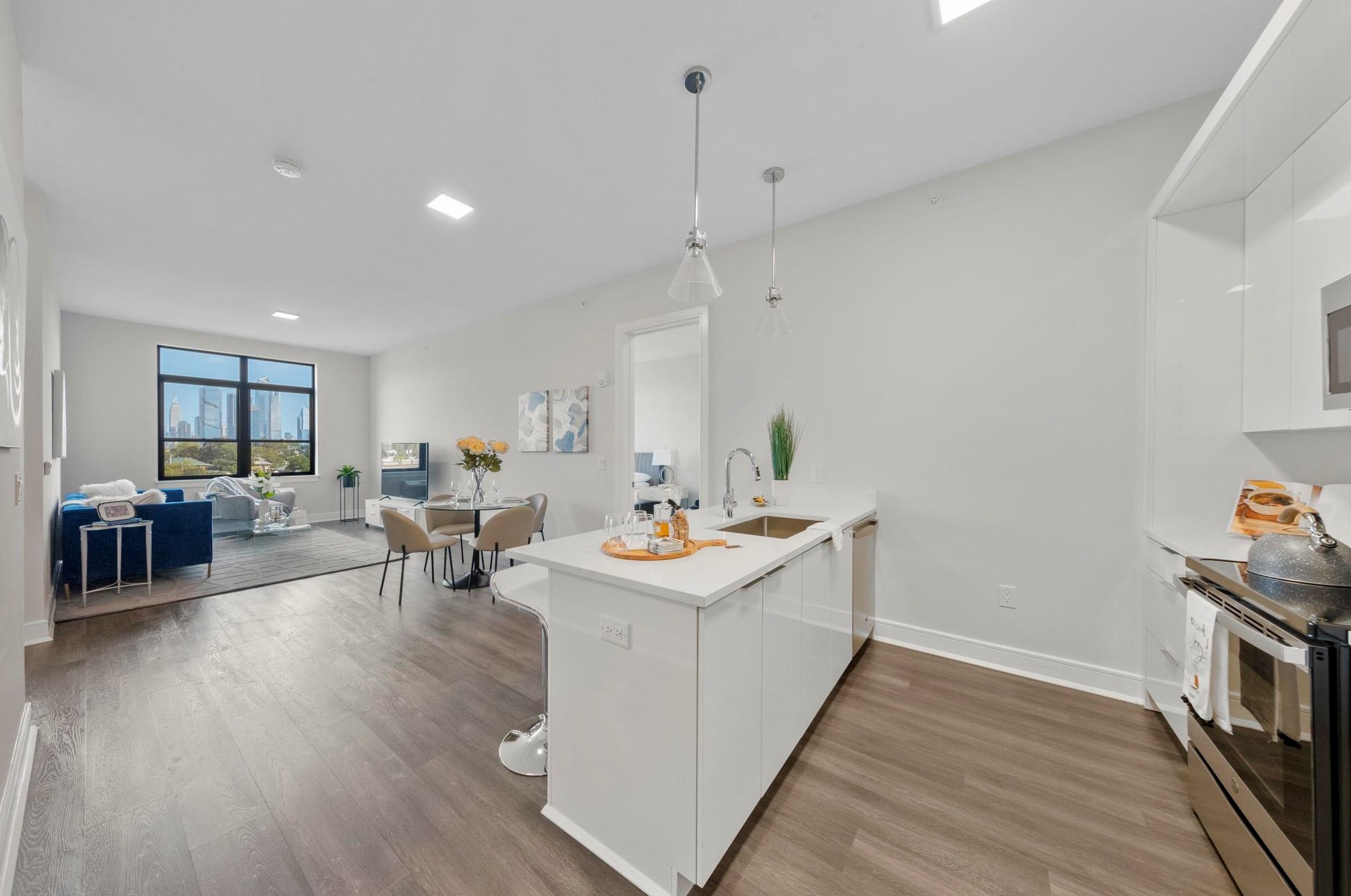 121 34th St #607, Union City, NJ 07087