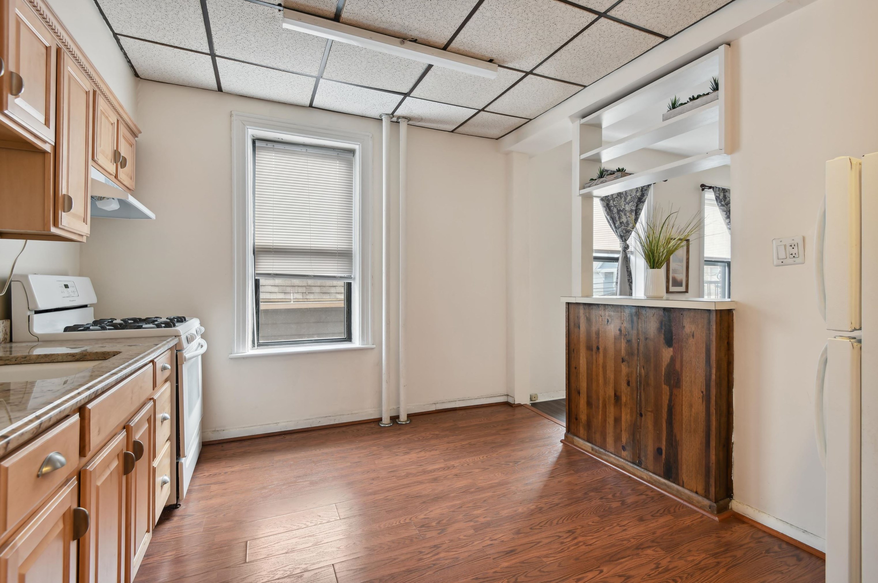 680 Kennedy Blvd #203, Bayonne, NJ 07002