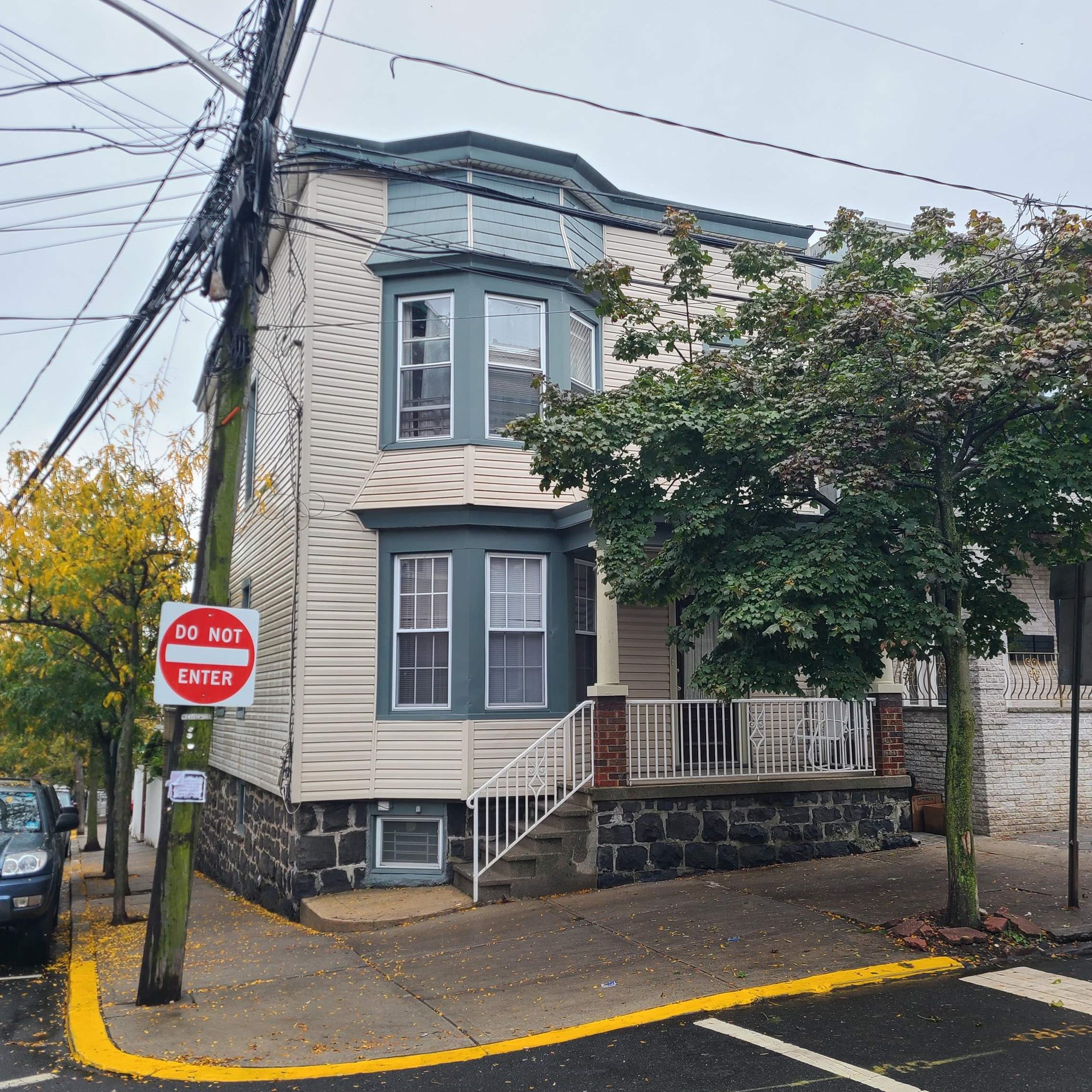 553 65th St, West New York, NJ 07093-5301