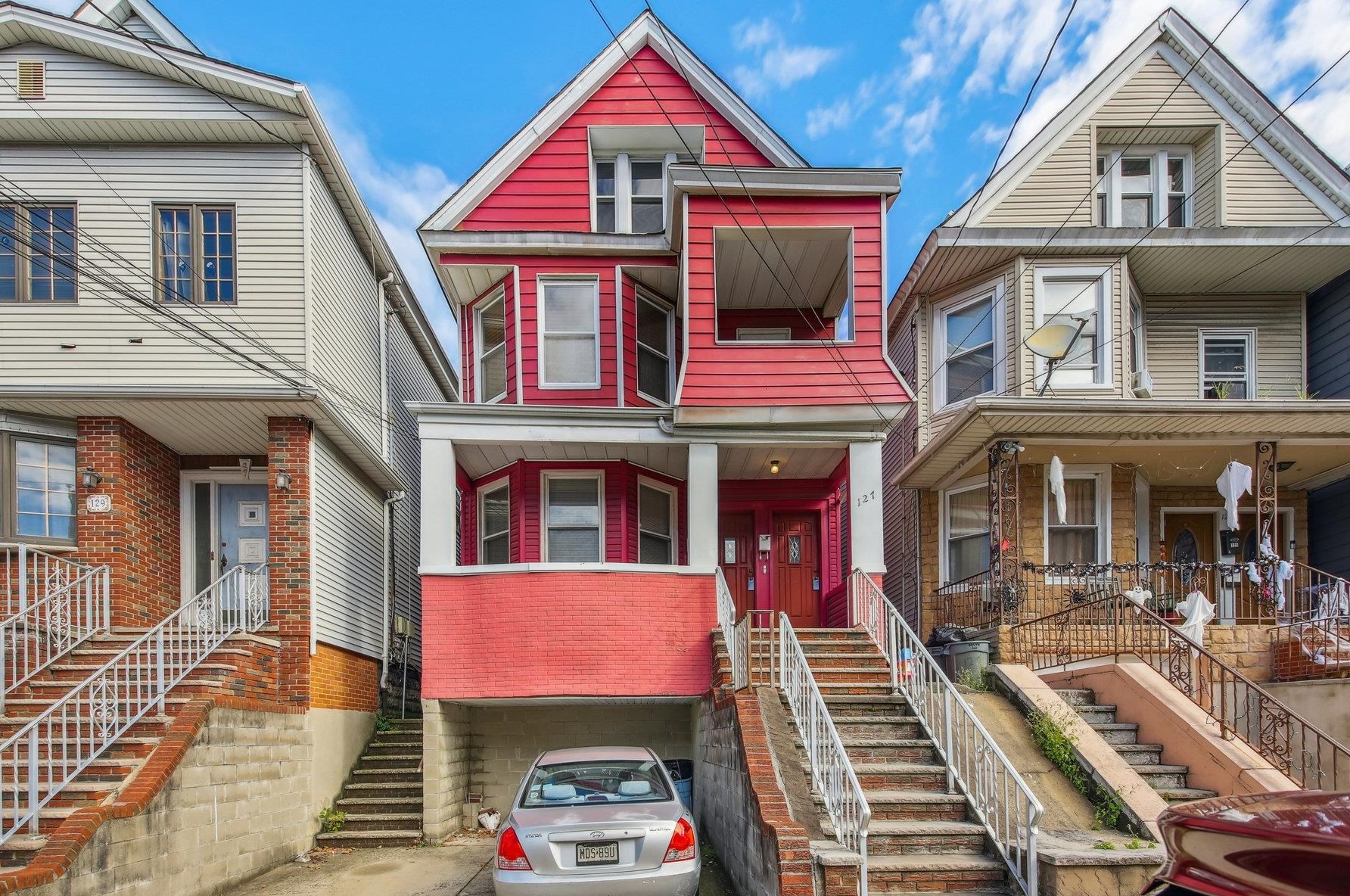 127 W 28th St, Bayonne, NJ 07002