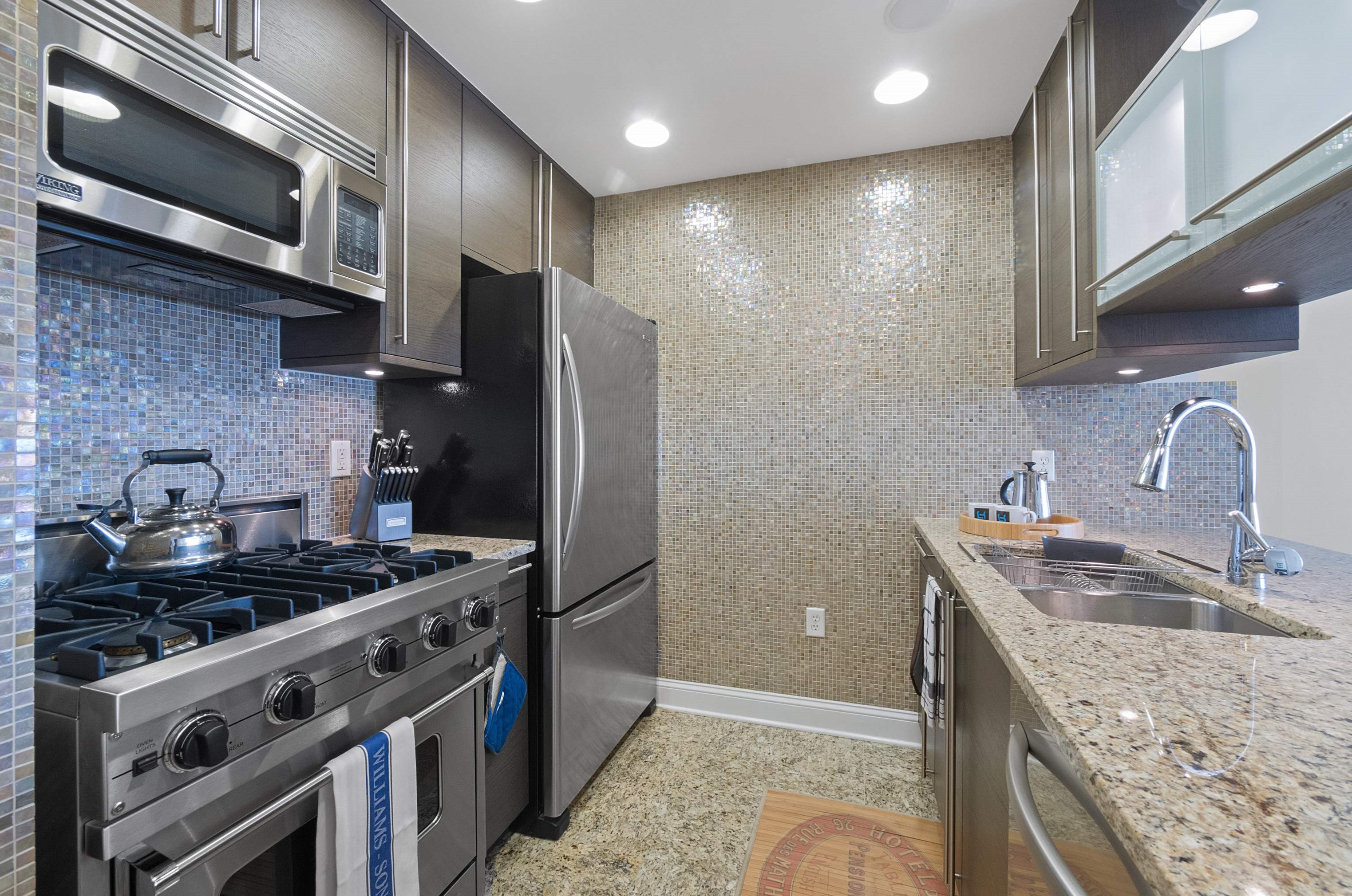 10 Regent St #302, Jersey City, NJ 07302