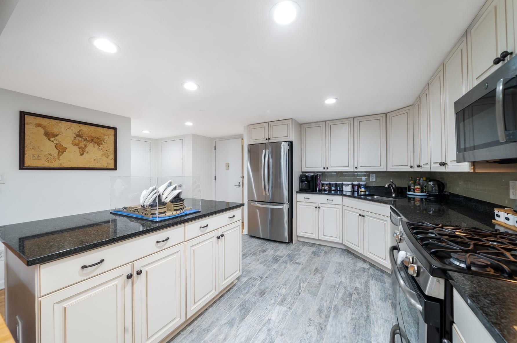 700 Grove St #7j, Jersey City, NJ 07310