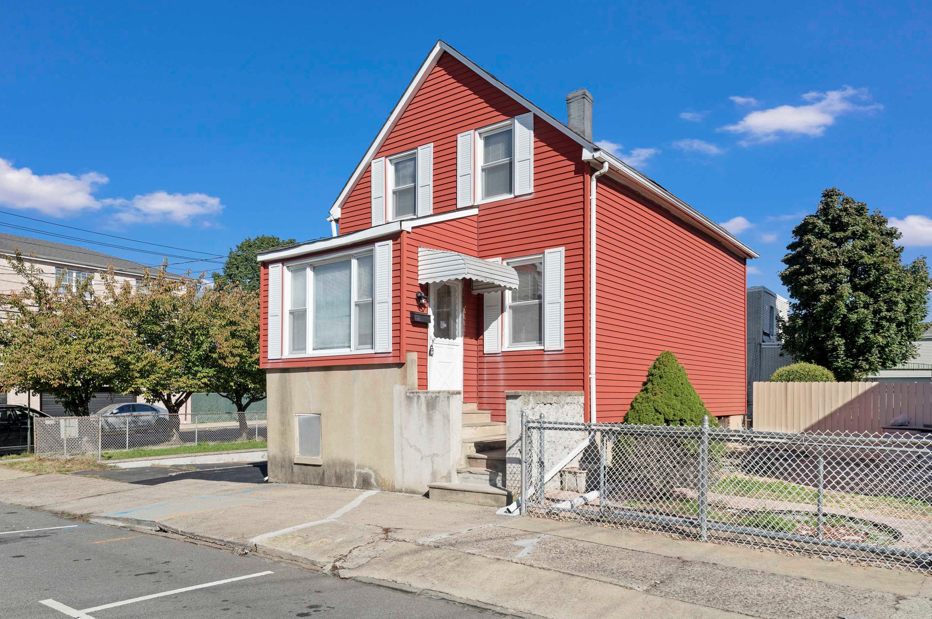 1464 44th St, North Bergen, NJ 07047