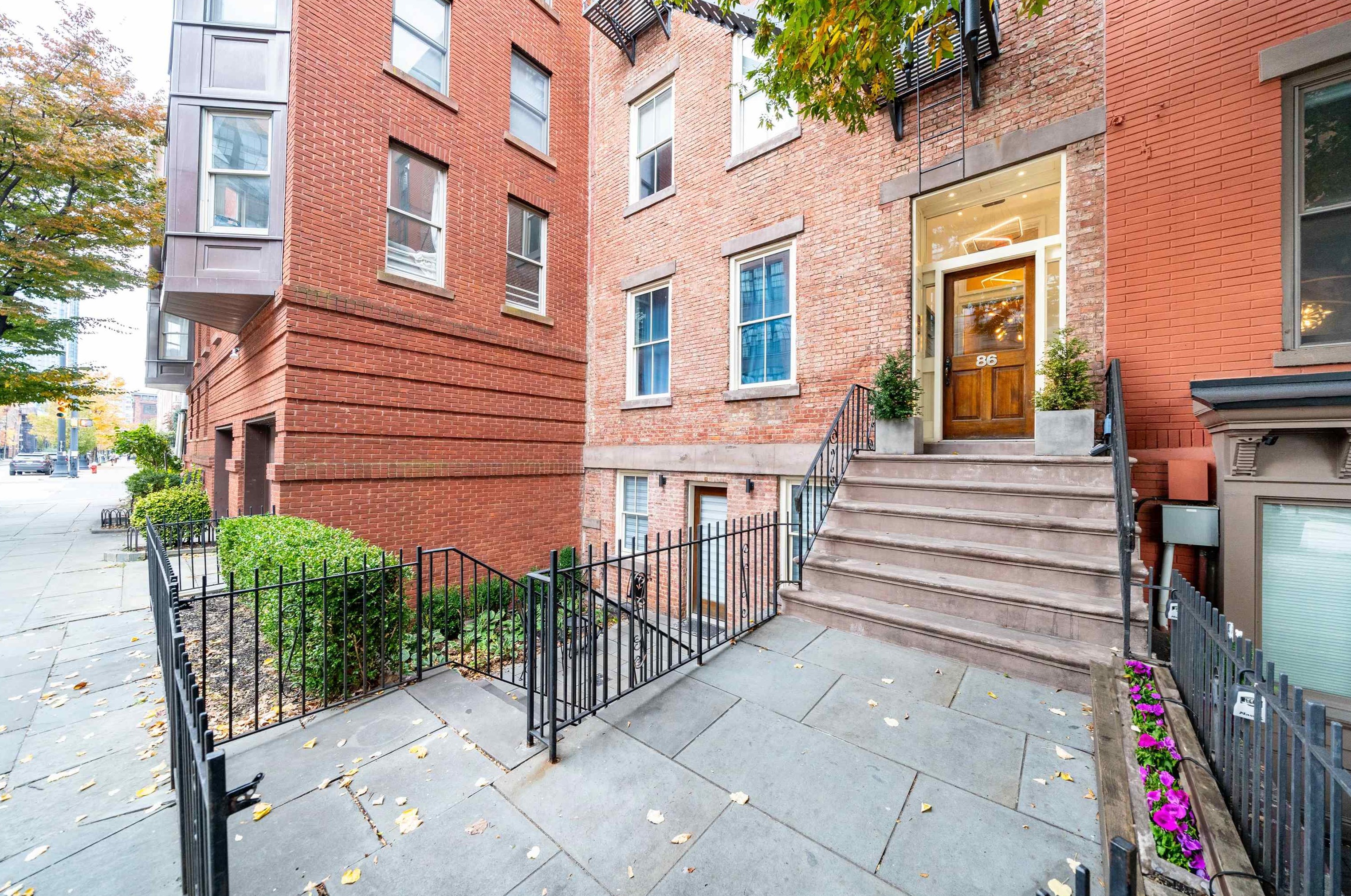 86 Essex St, Jersey City NJ  07302-4532 exterior