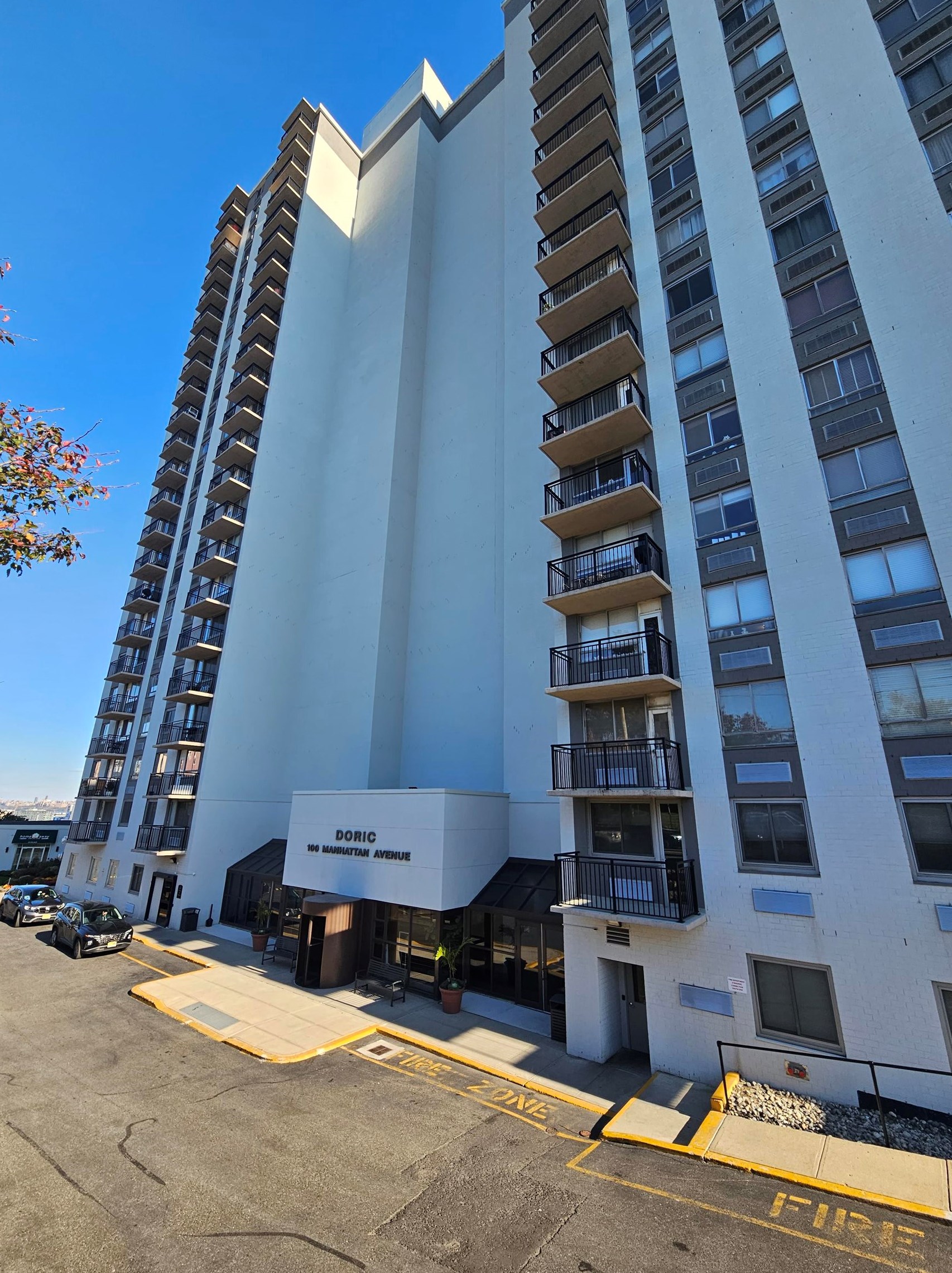 100 Manhattan Ave #2115, Union City, NJ 07087