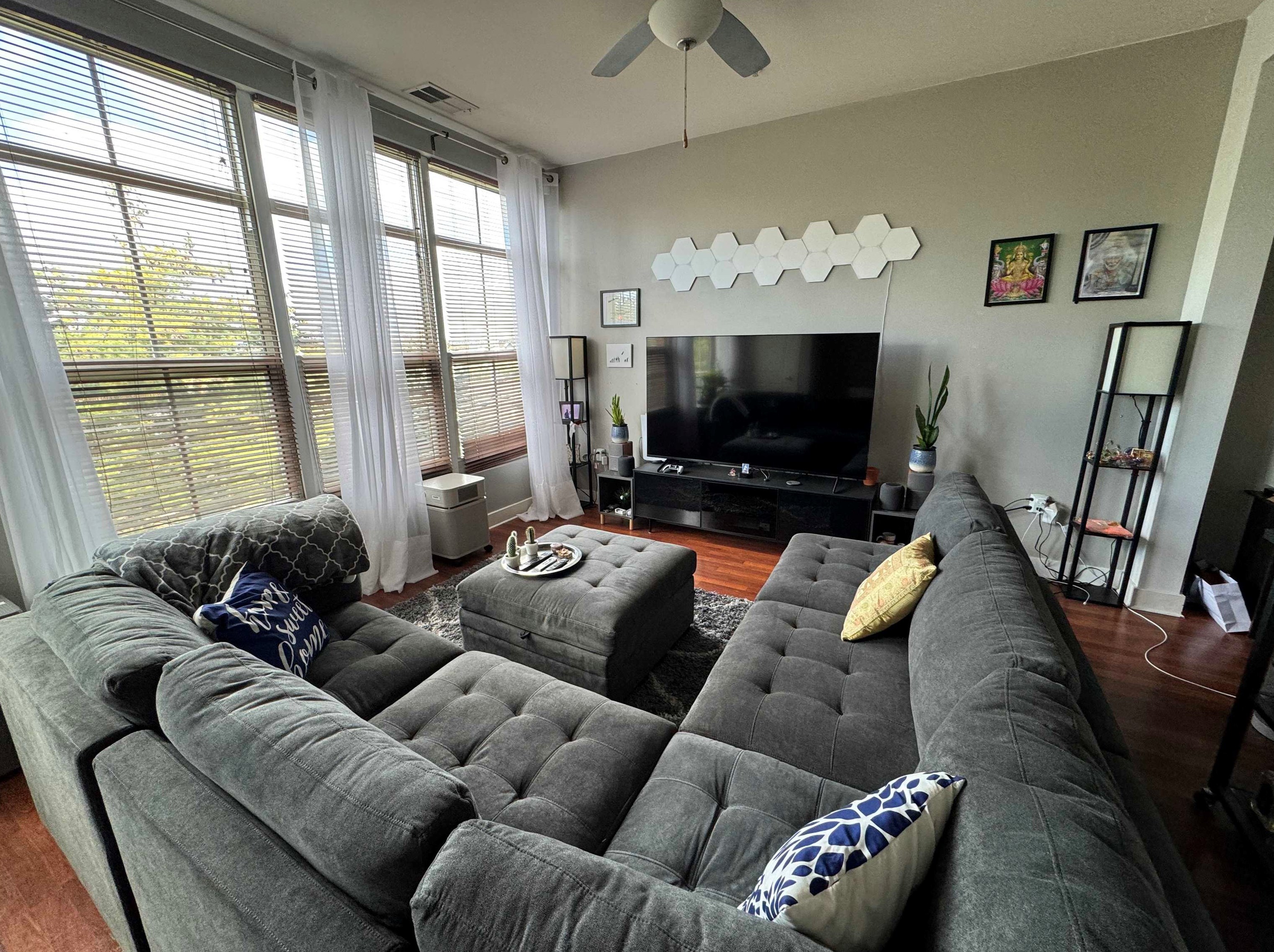3 Greenwich Dr #89, Jersey City, NJ 07305