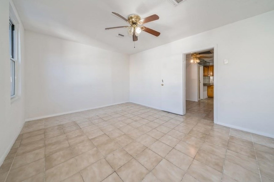 229 61st St #1, West New York, NJ 07093