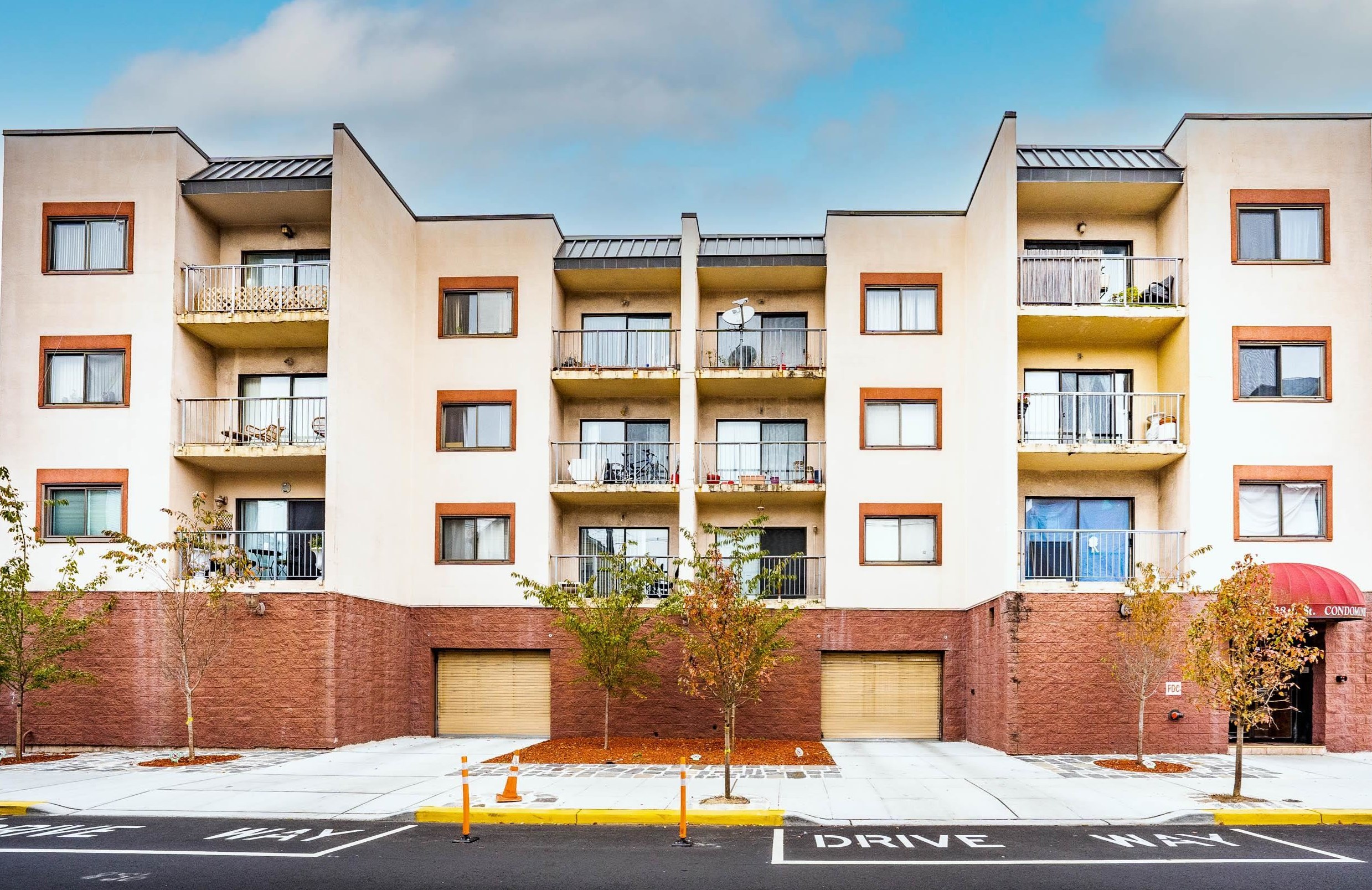 318 38th St #405, Union City, NJ 07087