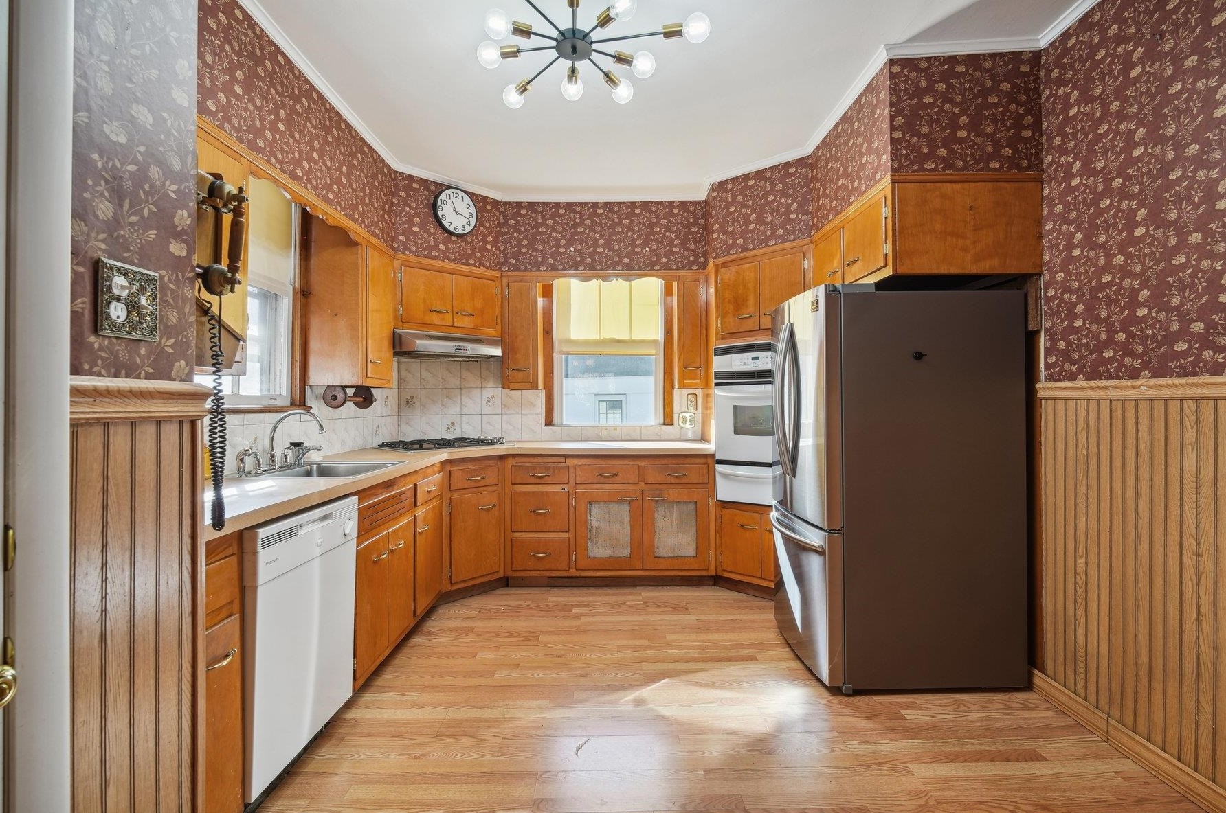 123 North St, Jersey City, NJ 07307-2550
