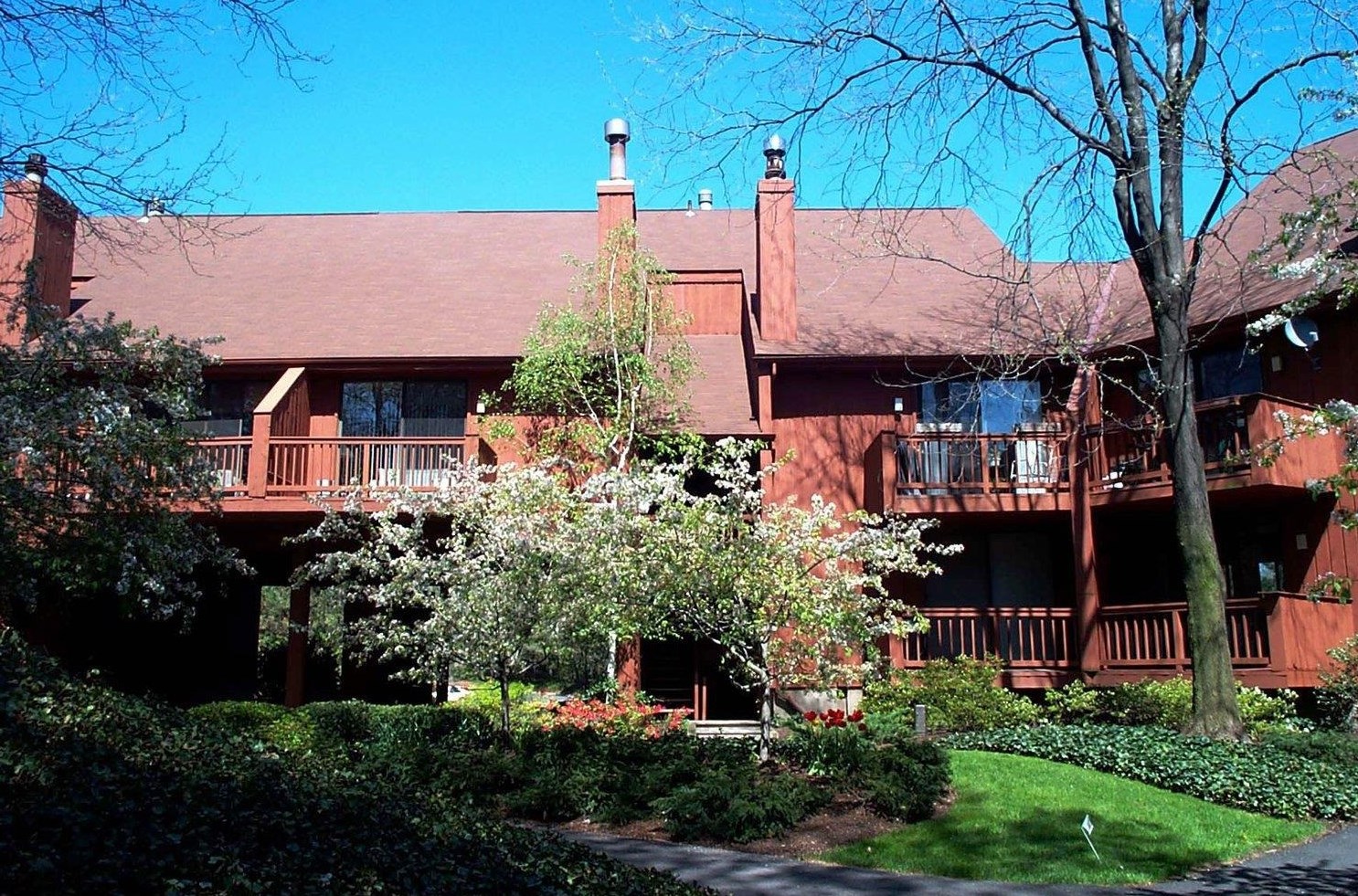 626 Sanderling Ct, Secaucus NJ  07094-2221 exterior