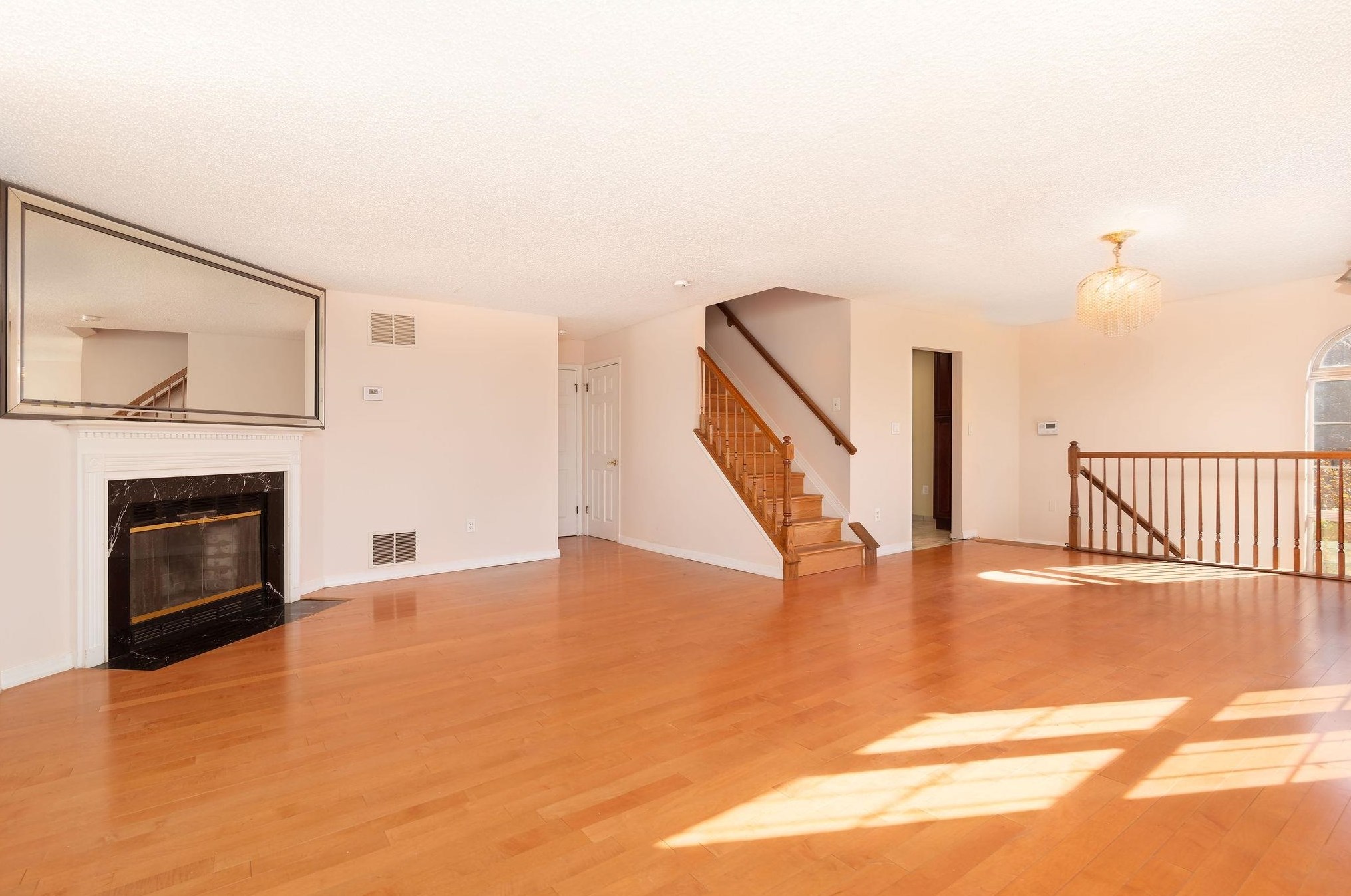 127 Cherry St, Jersey City, NJ 07305-4866