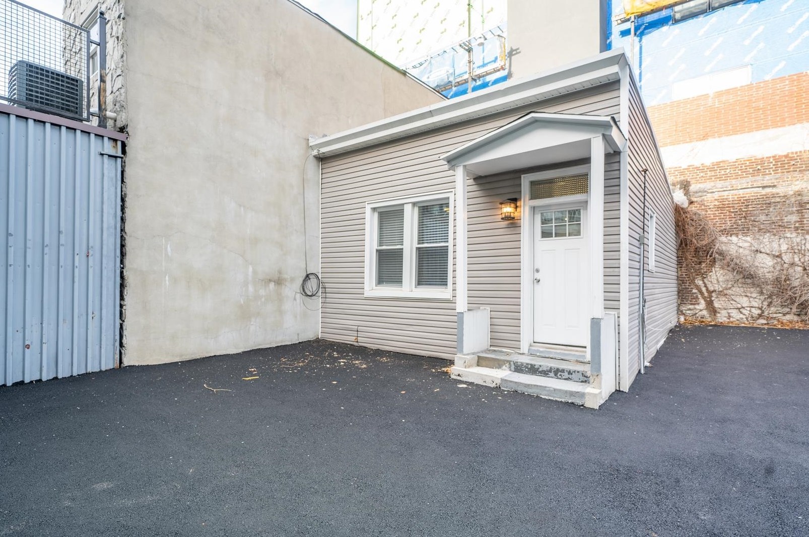 78 Hutton St #4, Jersey City, NJ 07307