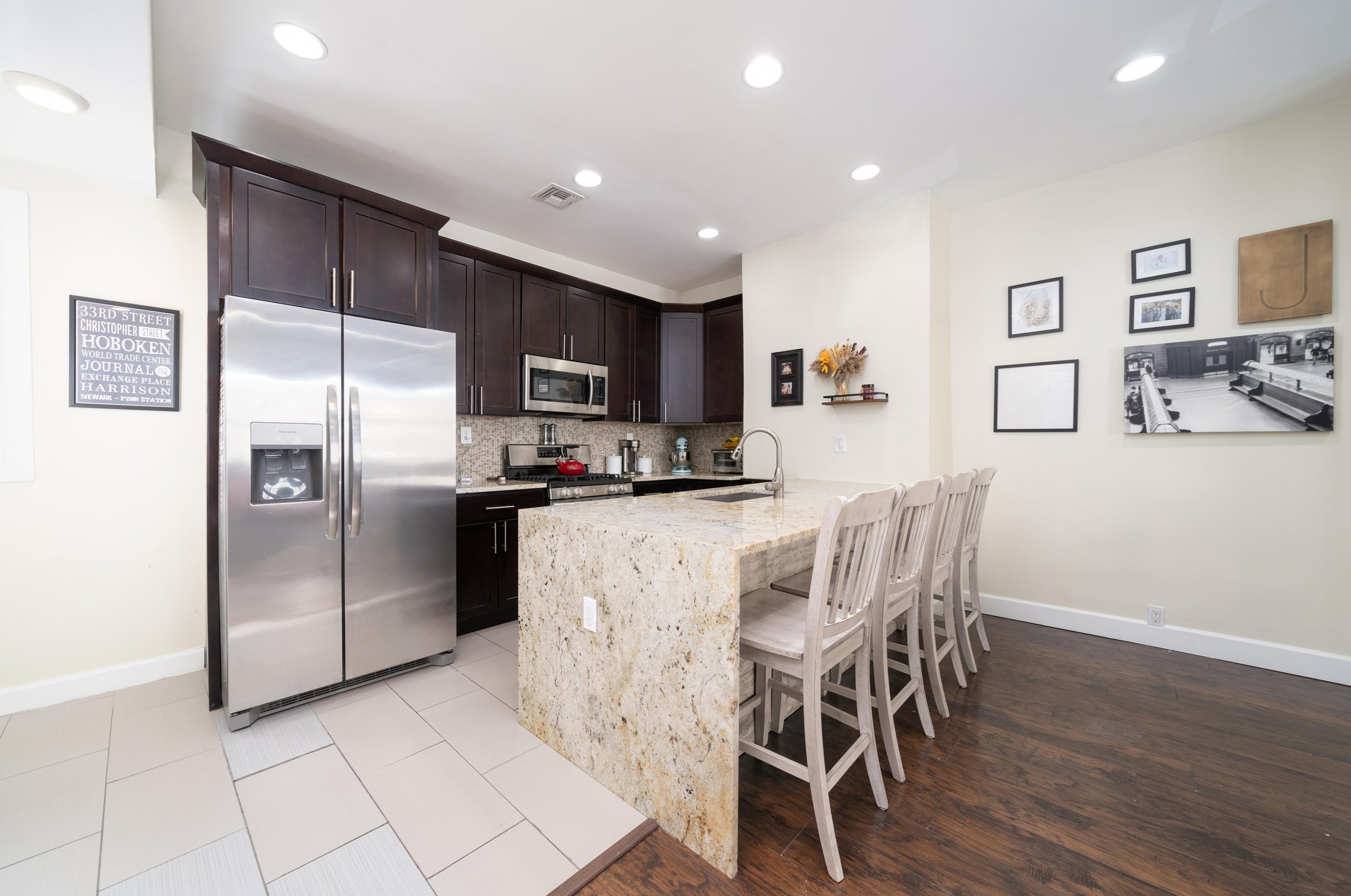 7 Manhattan Ave, Jersey City, NJ 07307