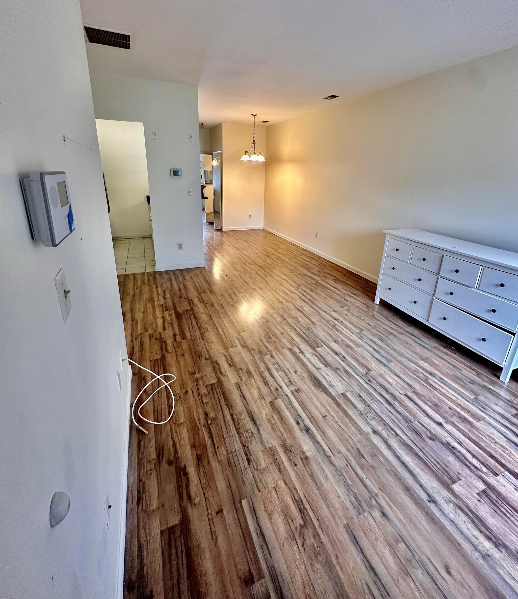 99 Cottonwood St, Jersey City, NJ 07305